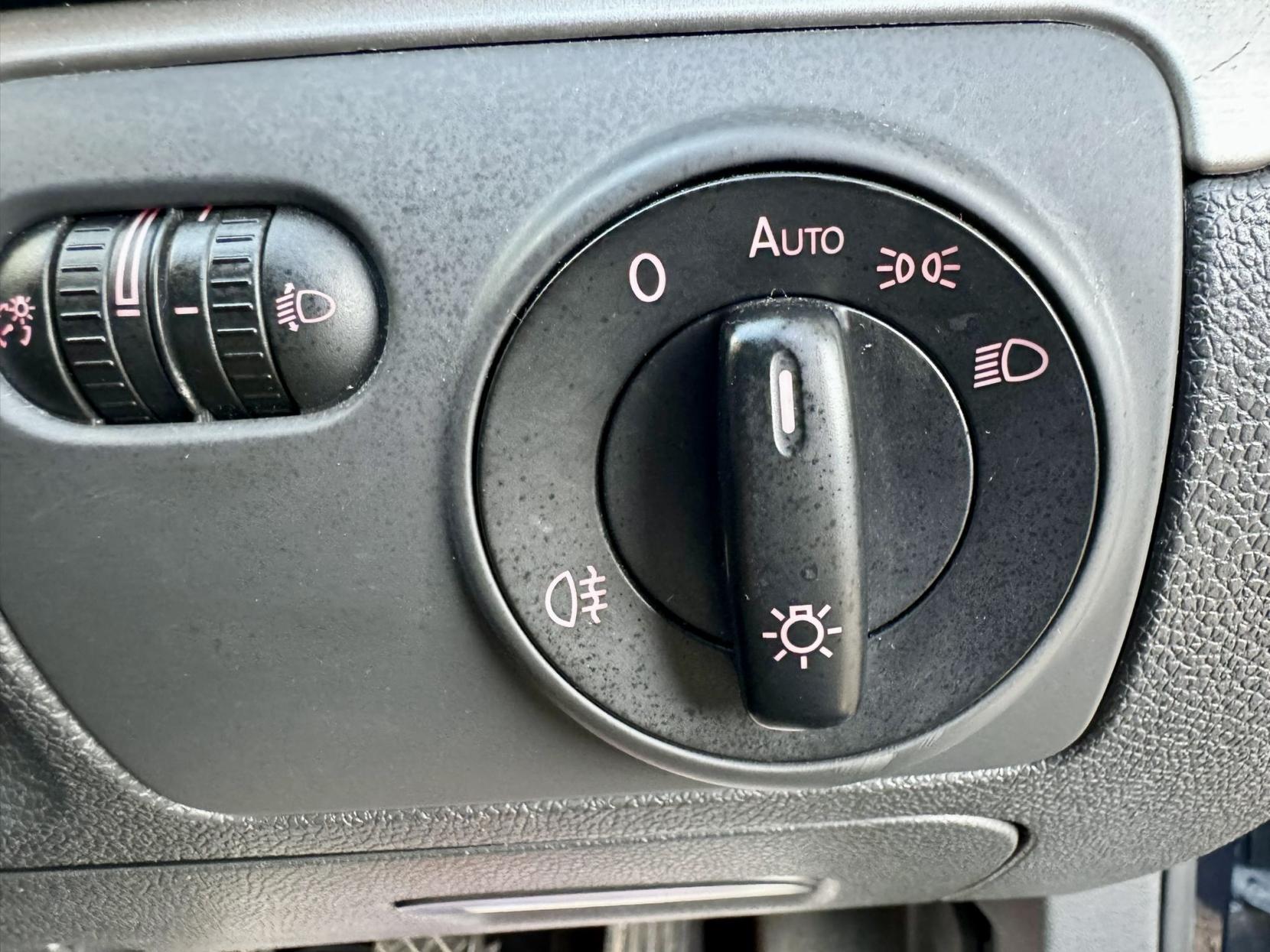 Volkswagen Golf 1.9 TDI Match Hatchback 5dr Diesel Manual (132 g/km, 103 bhp)