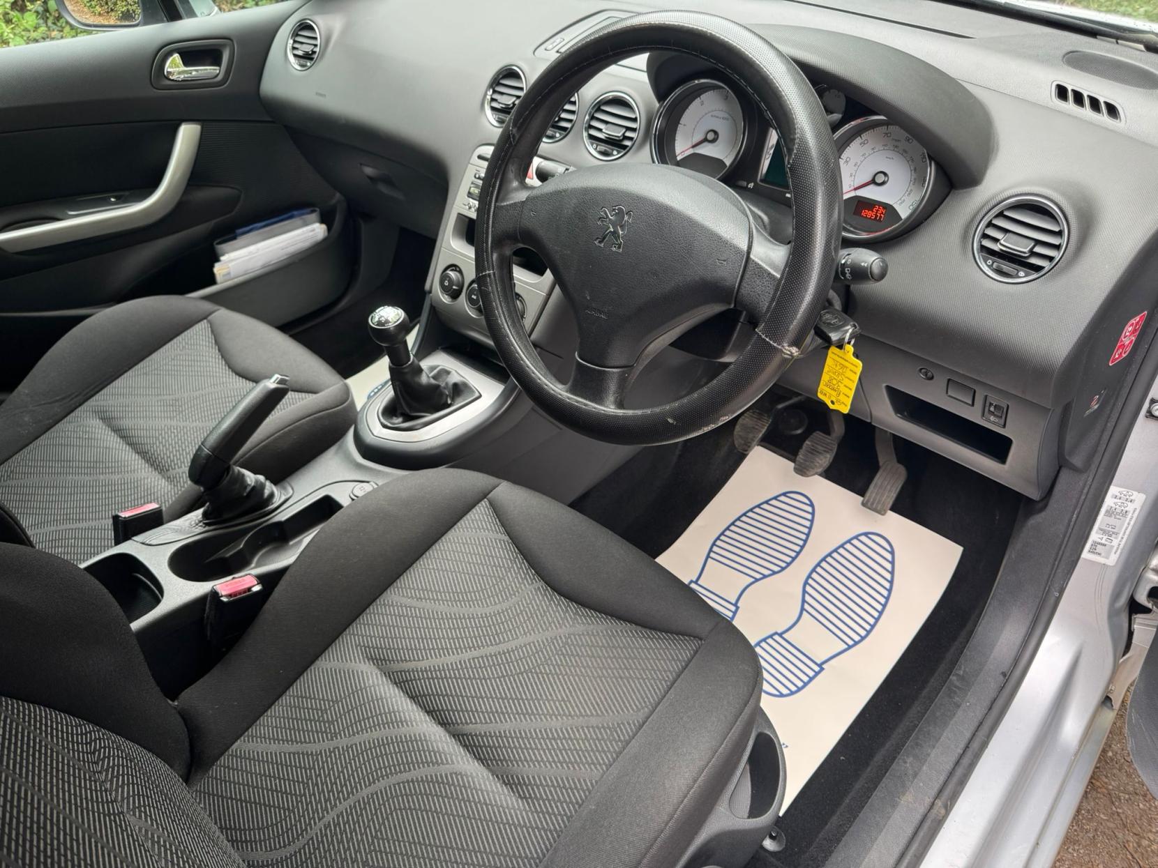 Peugeot 308 1.6 HDi SR Hatchback 5dr Diesel Manual (115 g/km, 90 bhp)