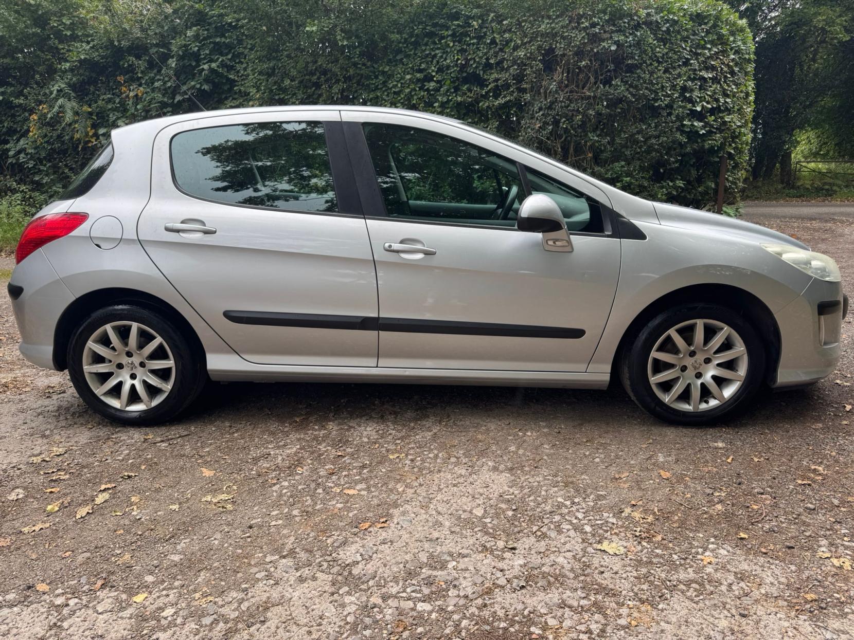 Peugeot 308 1.6 HDi SR Hatchback 5dr Diesel Manual (115 g/km, 90 bhp)
