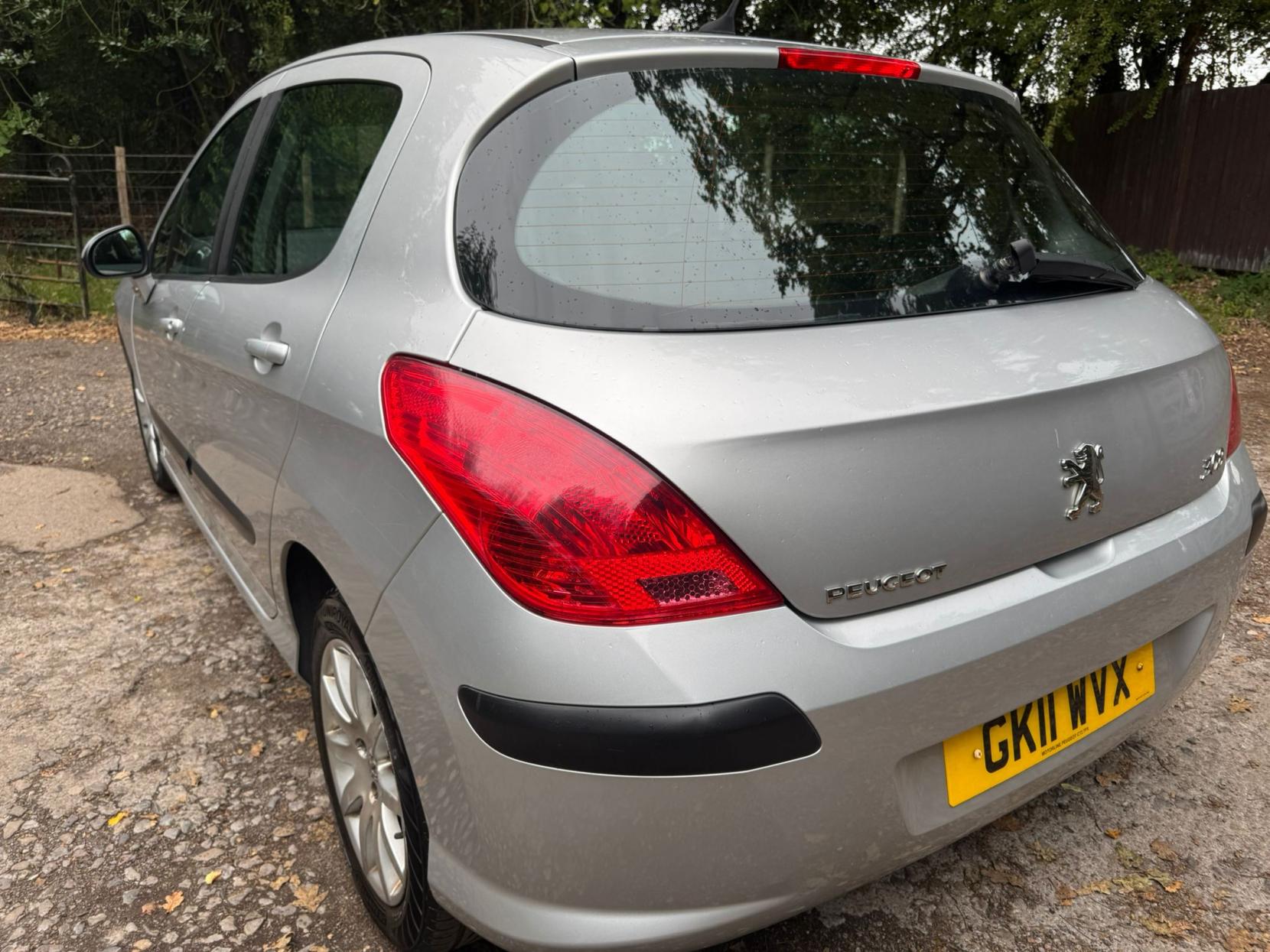 Peugeot 308 1.6 HDi SR Hatchback 5dr Diesel Manual (115 g/km, 90 bhp)