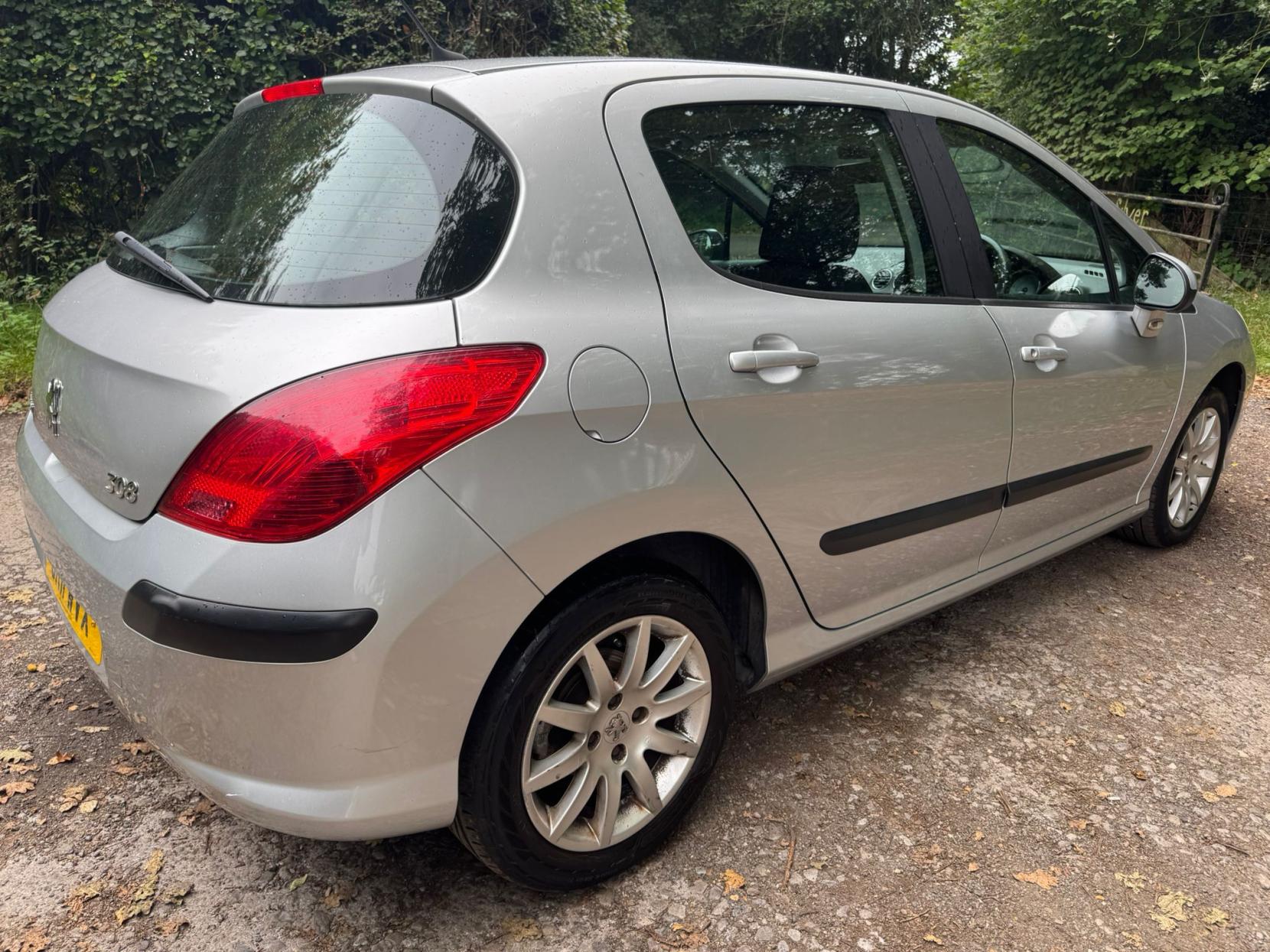 Peugeot 308 1.6 HDi SR Hatchback 5dr Diesel Manual (115 g/km, 90 bhp)