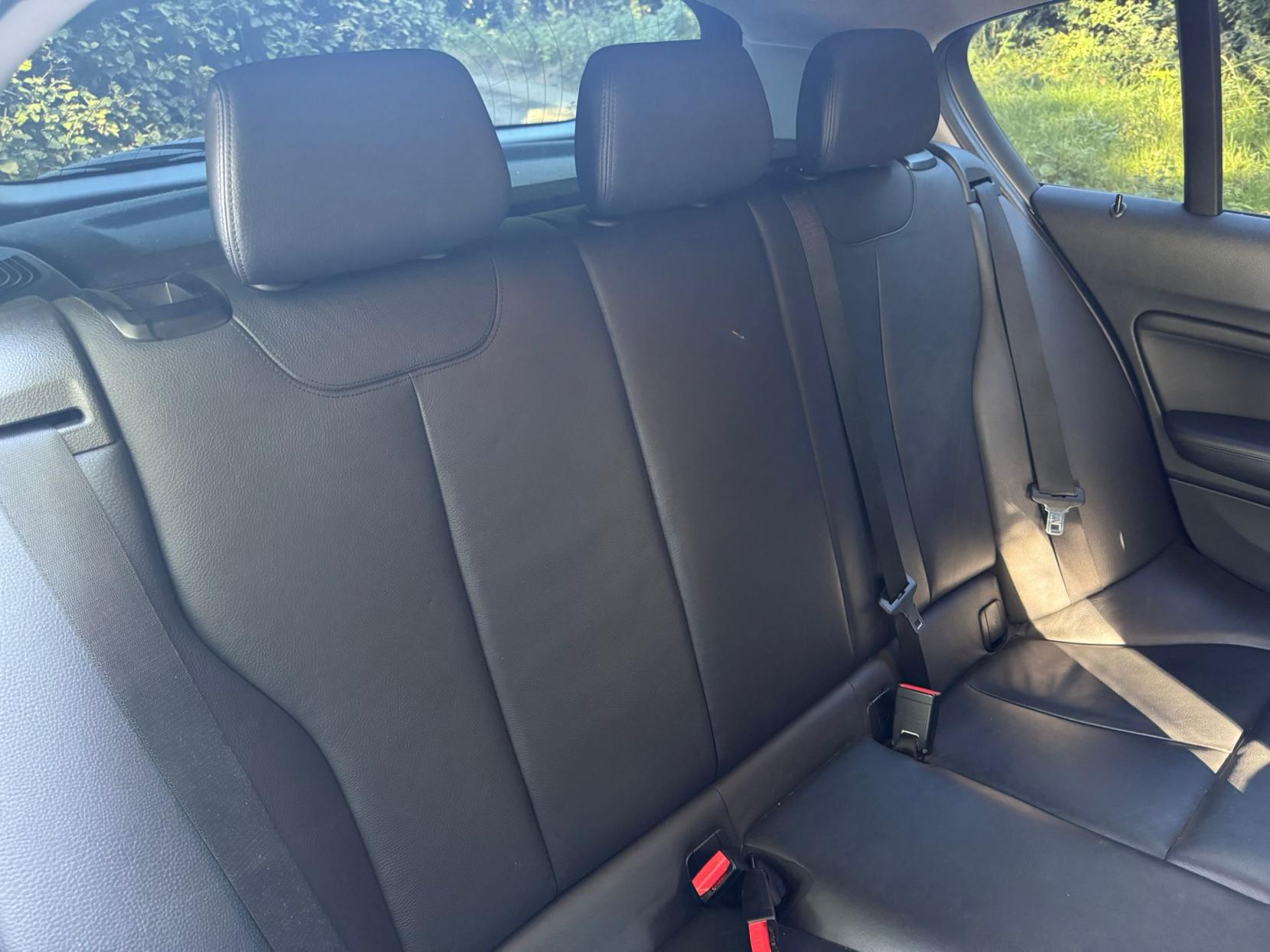 BMW 1 Series 1.6 116d ED EfficientDynamics Business Hatchback 5dr Diesel Manual Euro 5 (s/s) (116 ps)