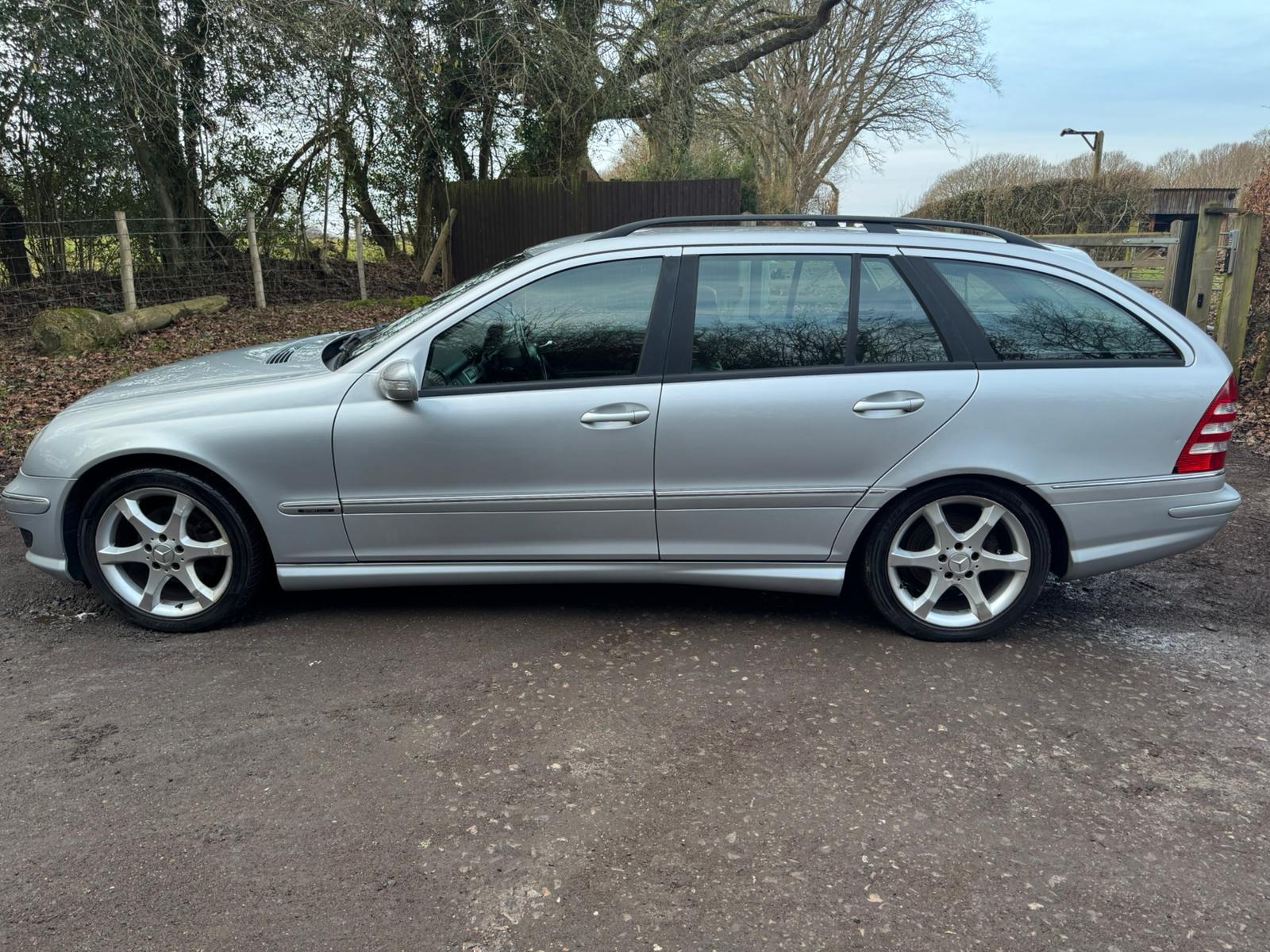 Mercedes-Benz C Class 2.1 C200 CDI Sport Edition Estate 5dr Diesel Automatic (188 g/km, 122 bhp)