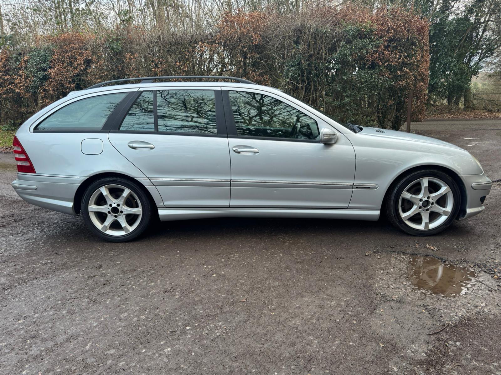 Mercedes-Benz C Class 2.1 C200 CDI Sport Edition Estate 5dr Diesel Automatic (188 g/km, 122 bhp)