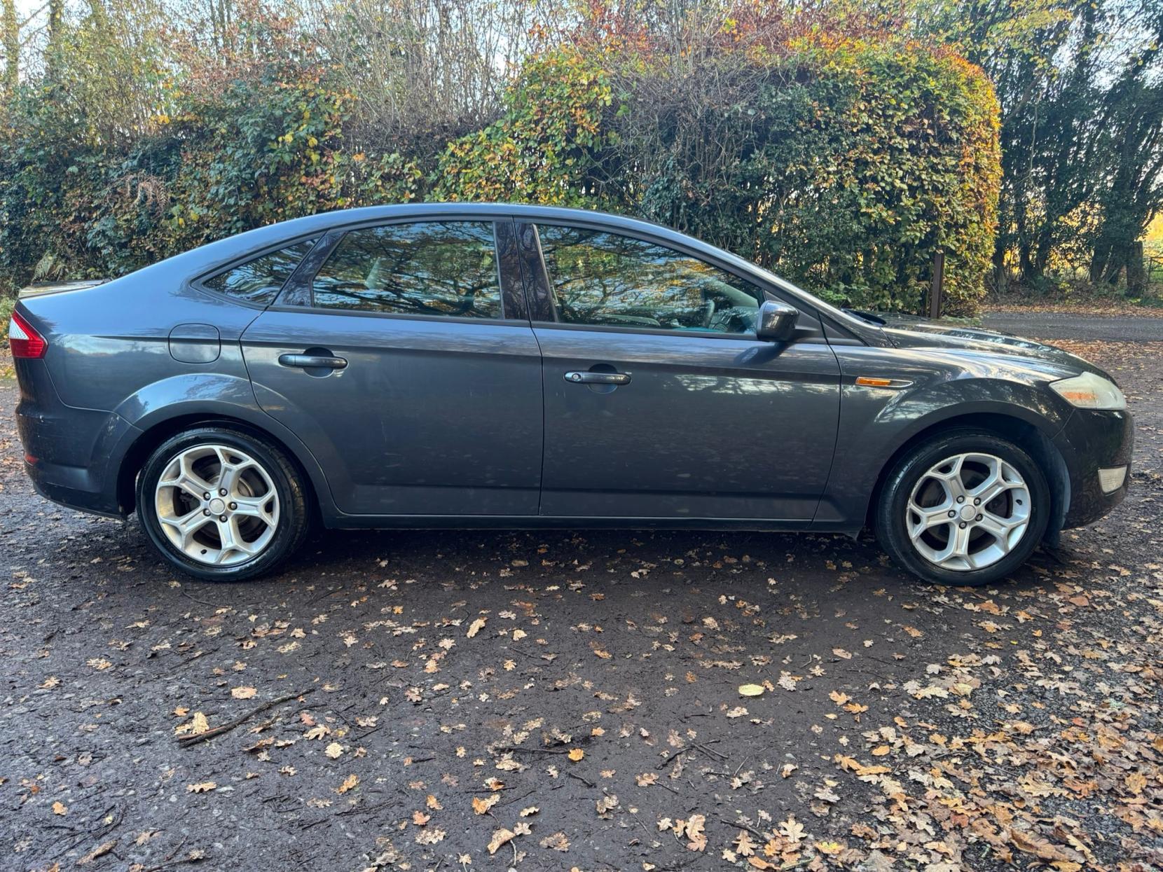 Ford Mondeo 2.0 Zetec Hatchback 5dr Petrol Manual (189 g/km, 143 bhp)