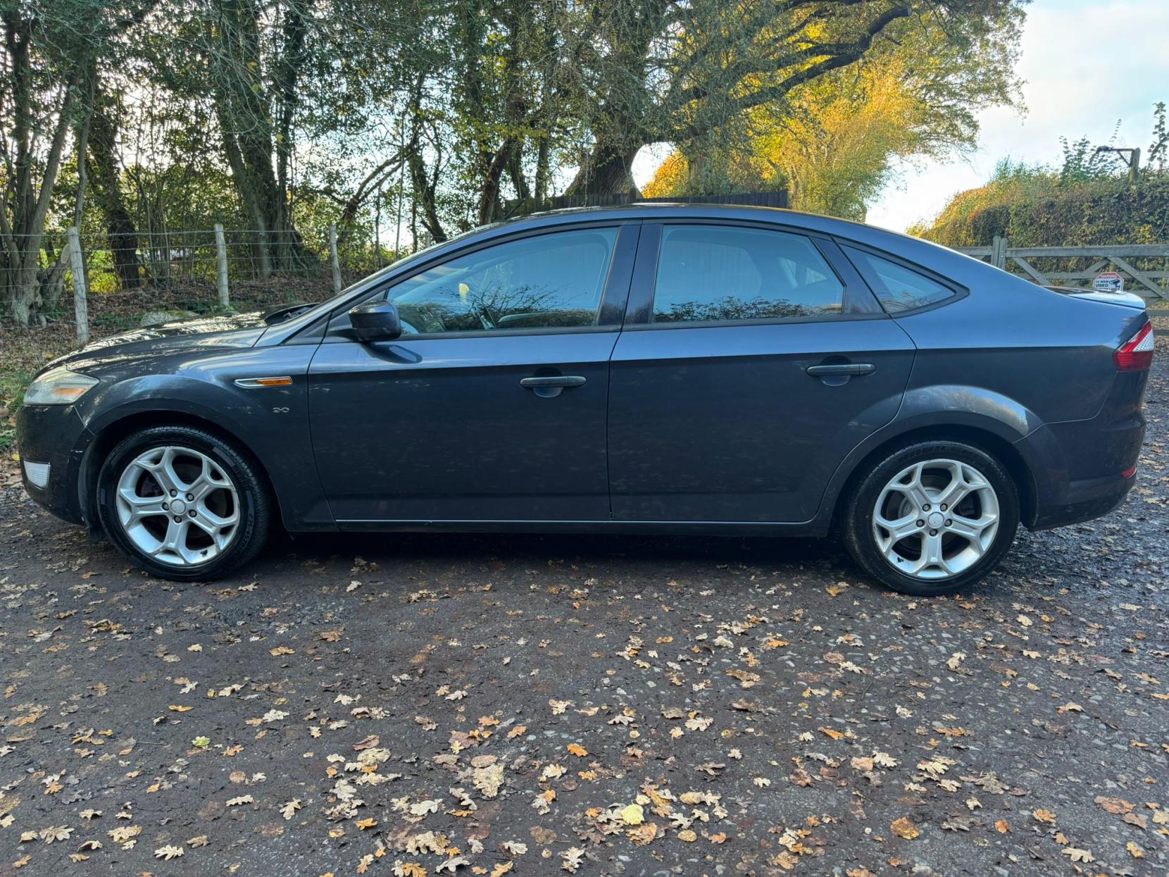 Ford Mondeo 2.0 Zetec Hatchback 5dr Petrol Manual (189 g/km, 143 bhp)