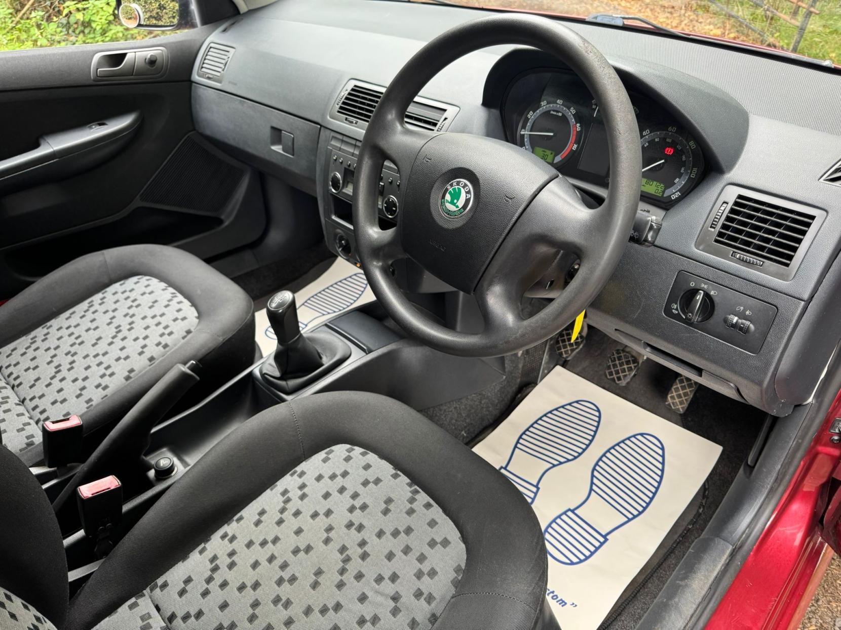 Skoda Fabia 1.2 HTP Classic Hatchback 5dr Petrol Manual (140 g/km, 54 bhp)