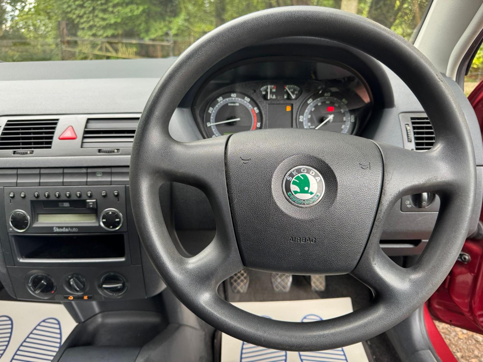 Skoda Fabia 1.2 HTP Classic Hatchback 5dr Petrol Manual (140 g/km, 54 bhp)