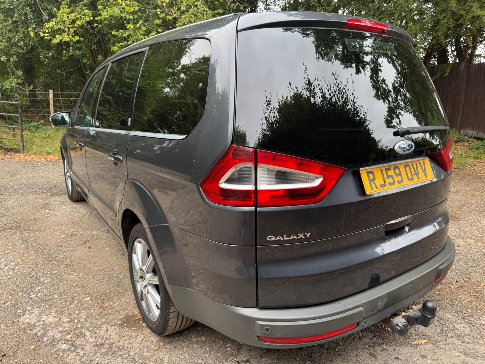 Ford Galaxy 2.0 TDCi Ghia MPV 5dr Diesel Automatic (196 g/km, 138 bhp)