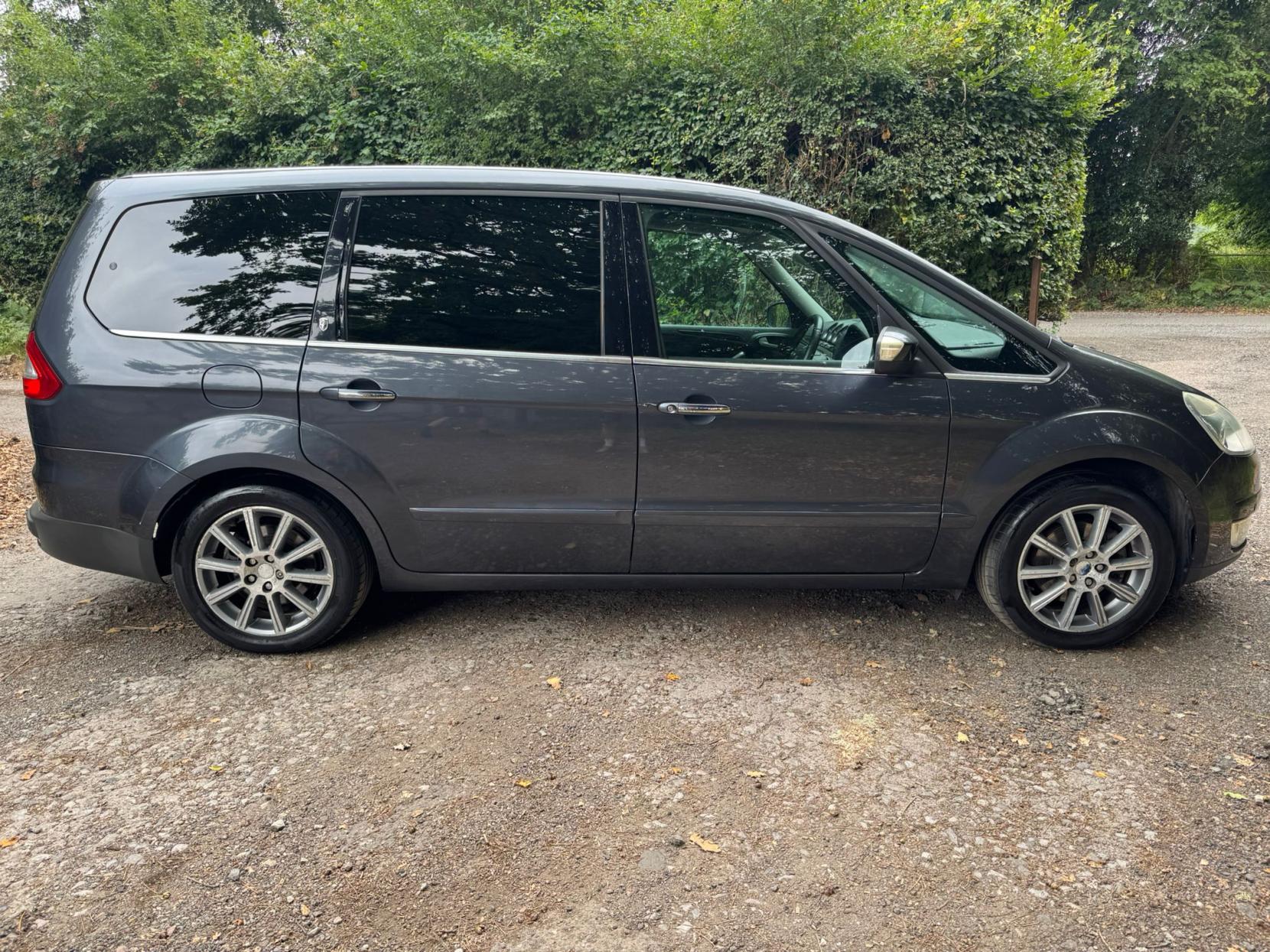 Ford Galaxy 2.0 TDCi Ghia MPV 5dr Diesel Automatic (196 g/km, 138 bhp)