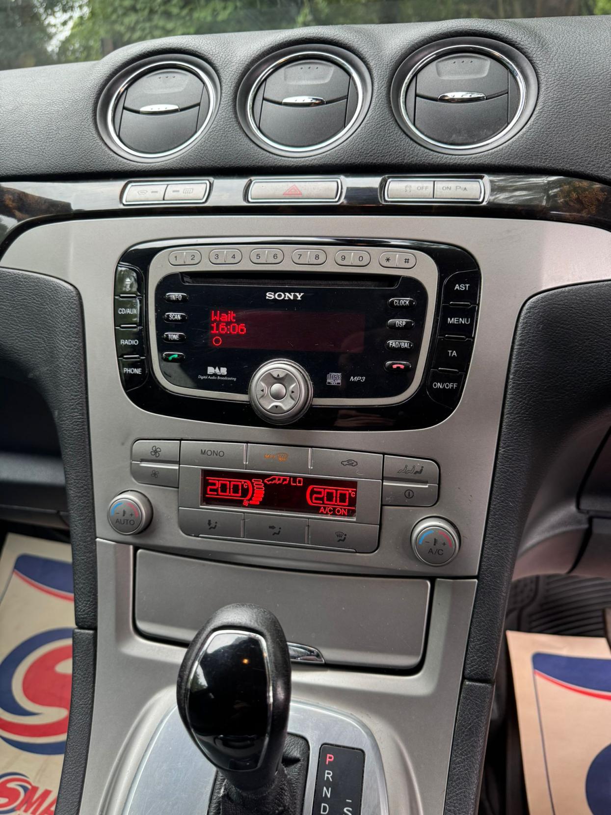 Ford Galaxy 2.0 TDCi Ghia MPV 5dr Diesel Automatic (196 g/km, 138 bhp)