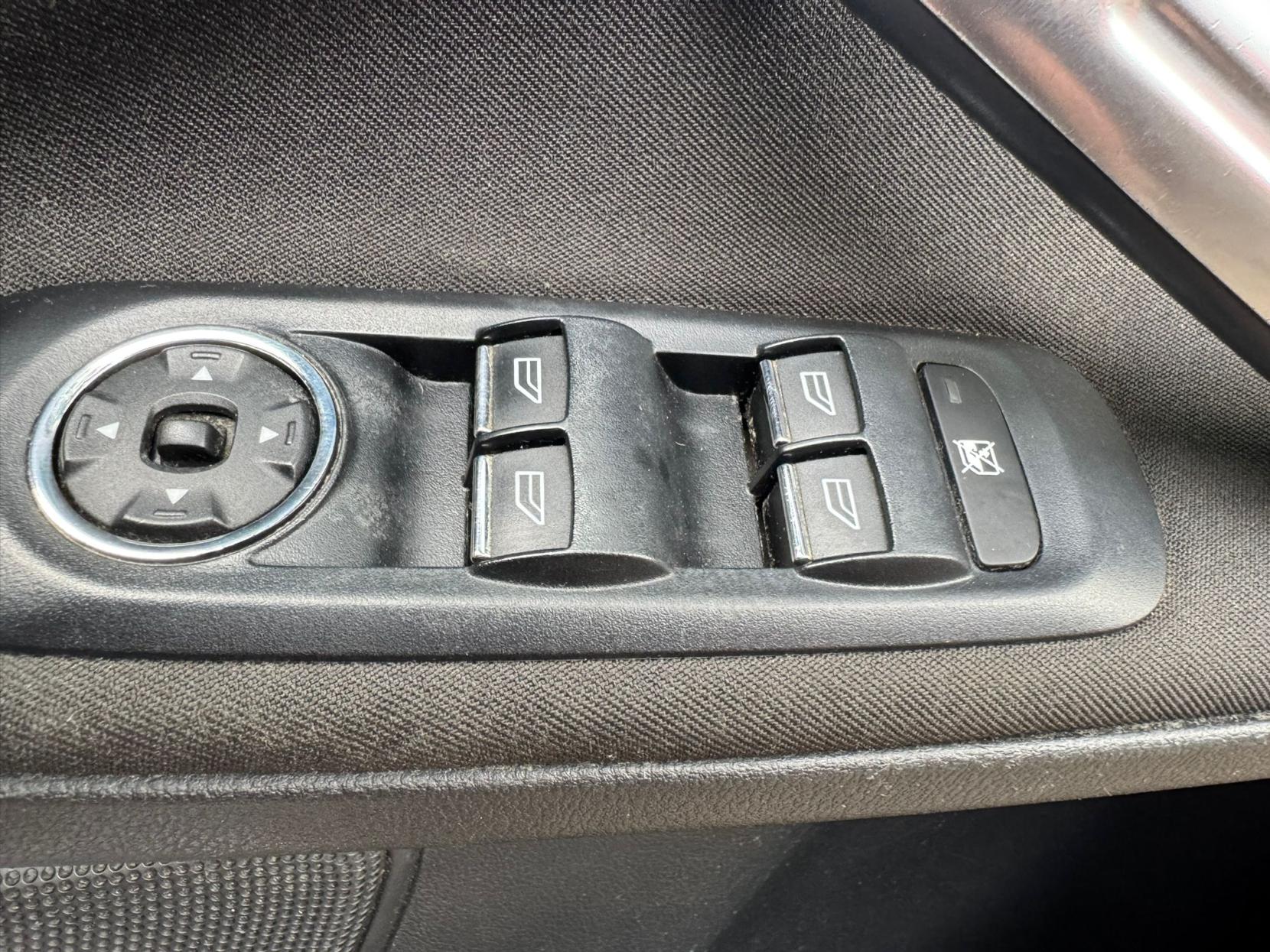 Ford Galaxy 2.0 TDCi Ghia MPV 5dr Diesel Automatic (196 g/km, 138 bhp)