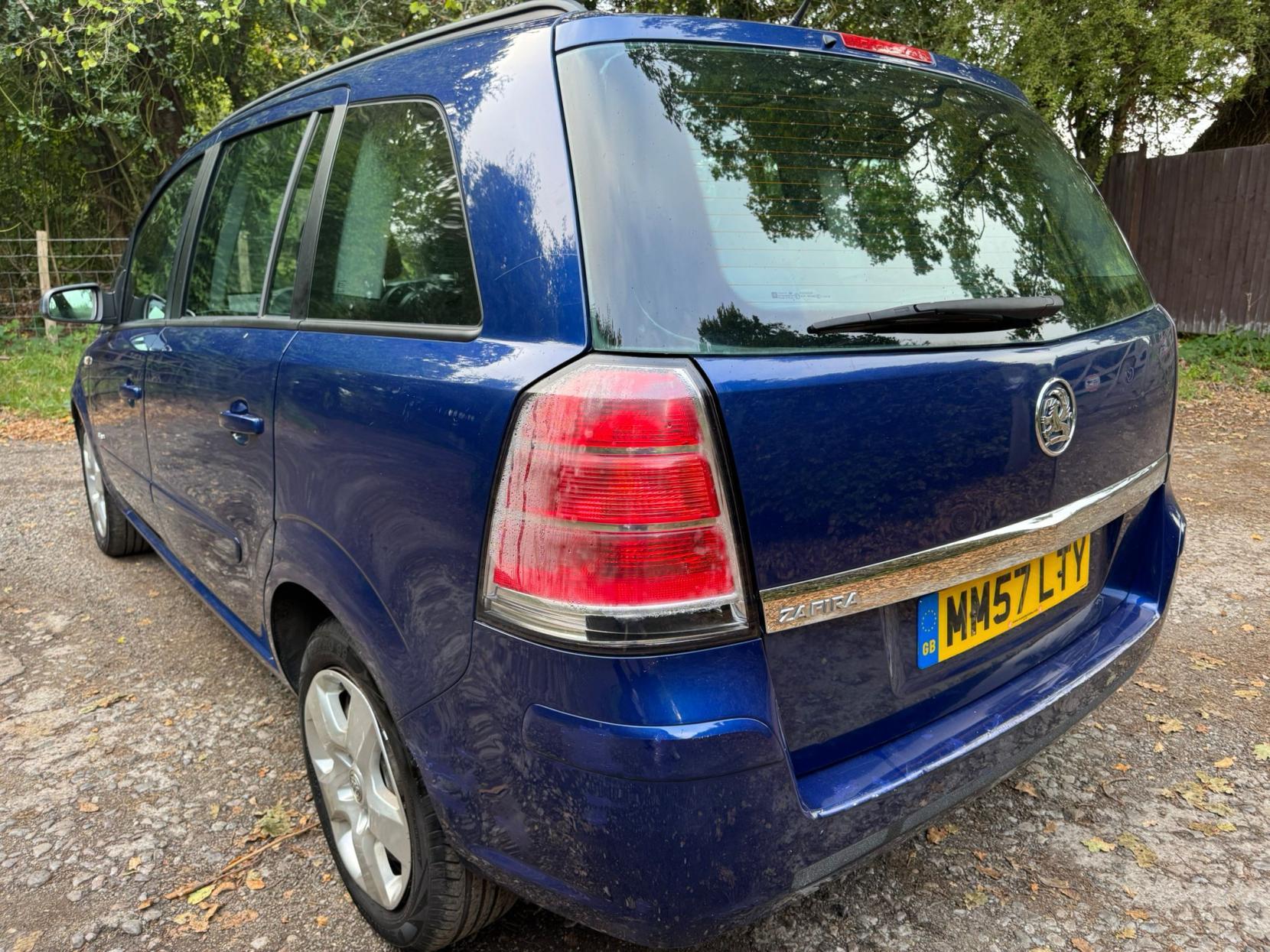 Vauxhall Zafira 1.6 Club MPV 5dr Petrol Manual Euro 4 (105 ps)