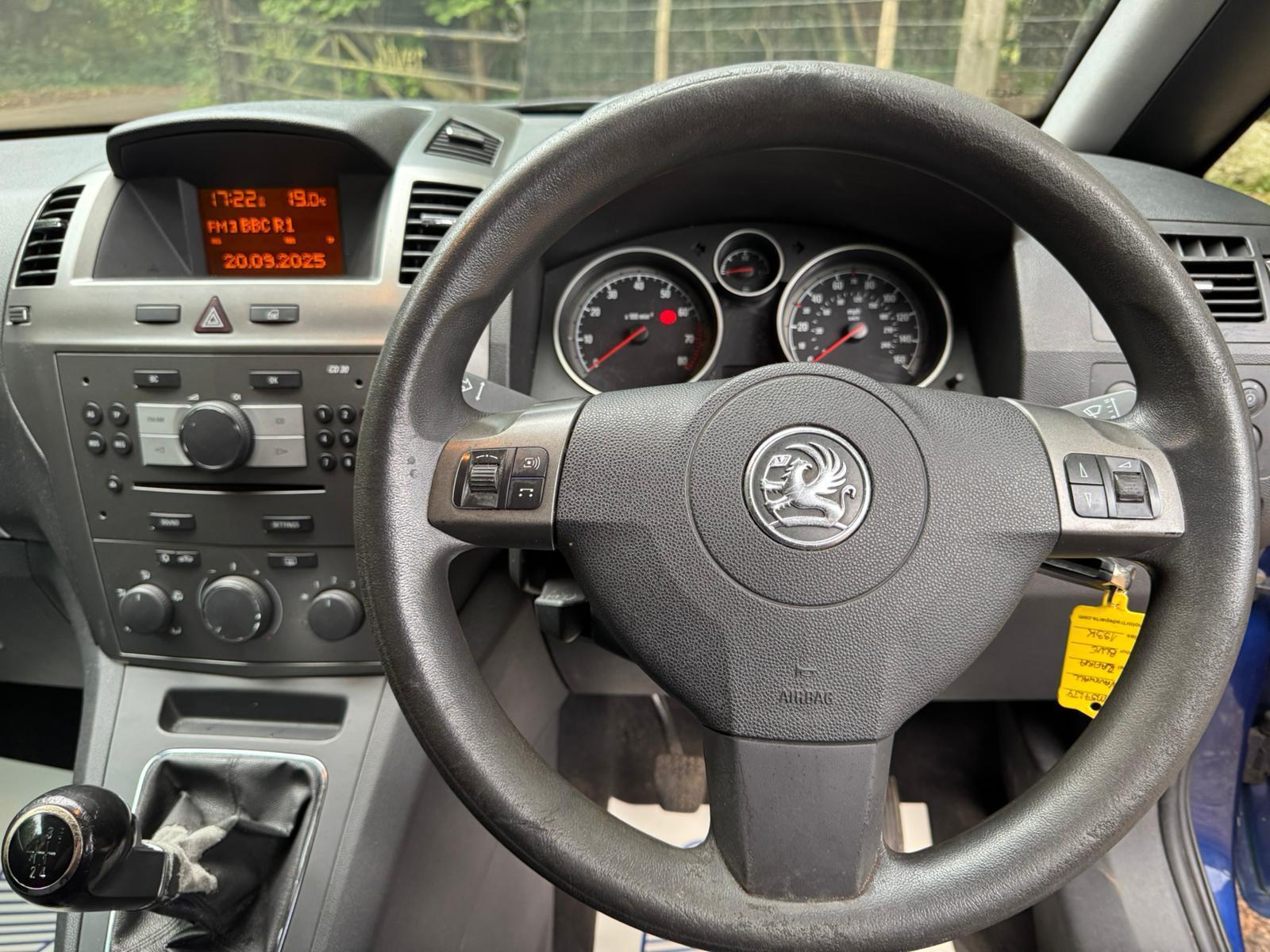Vauxhall Zafira 1.6 Club MPV 5dr Petrol Manual Euro 4 (105 ps)