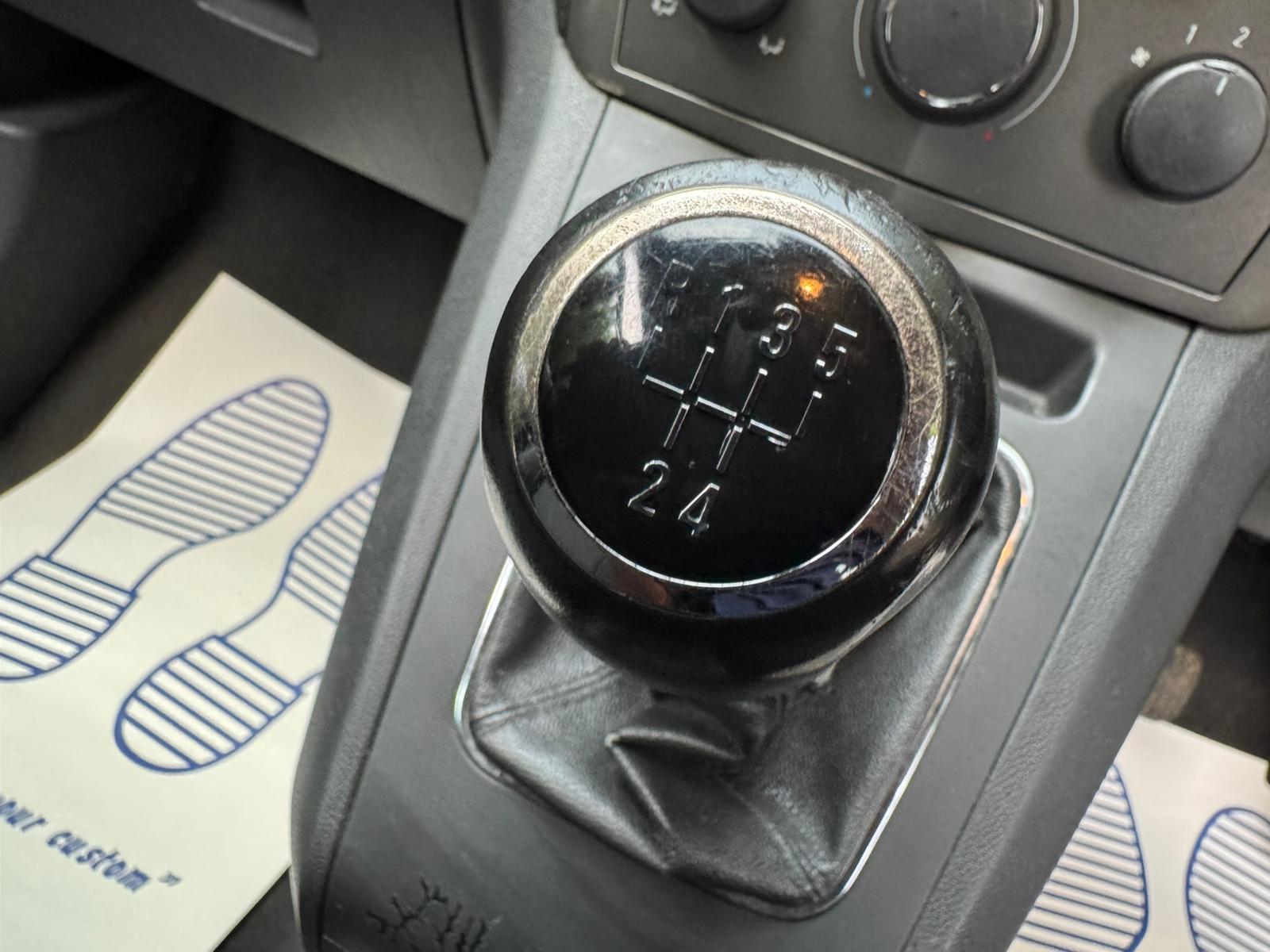 Vauxhall Zafira 1.6 Club MPV 5dr Petrol Manual Euro 4 (105 ps)