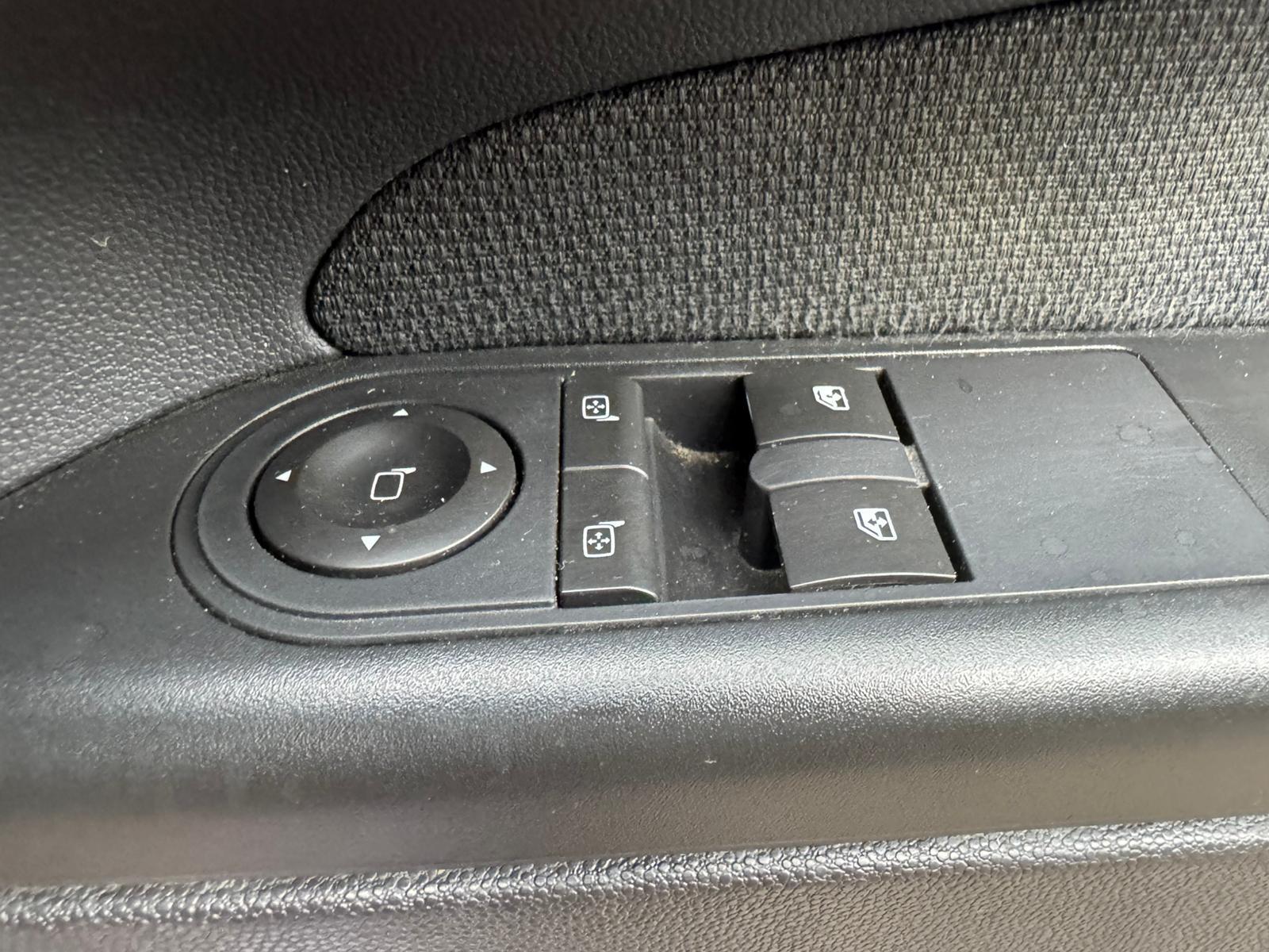 Vauxhall Zafira 1.6 Club MPV 5dr Petrol Manual Euro 4 (105 ps)