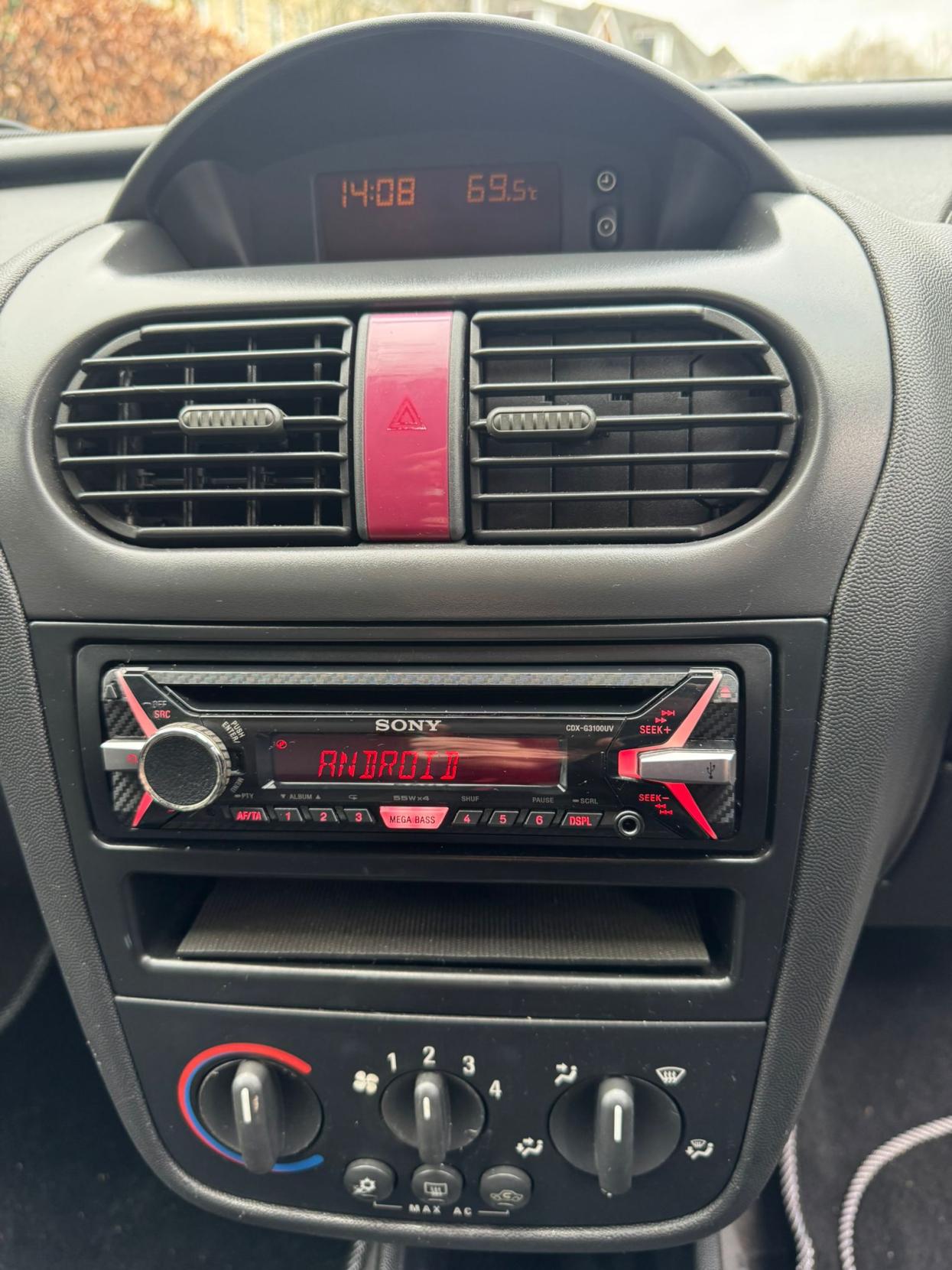 Vauxhall Corsa 1.4i 16v Comfort Hatchback 5dr Petrol Automatic (192 g/km, 89 bhp)