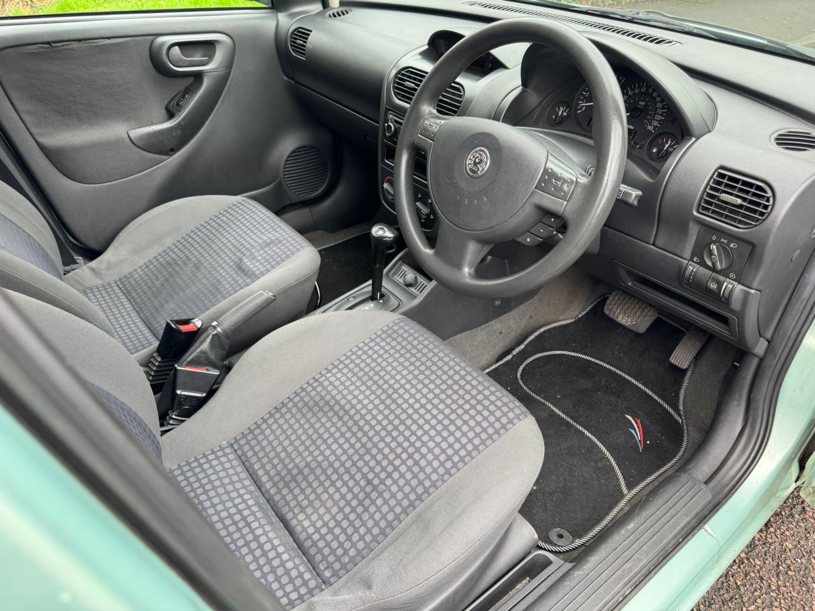 Vauxhall Corsa 1.4i 16v Comfort Hatchback 5dr Petrol Automatic (192 g/km, 89 bhp)