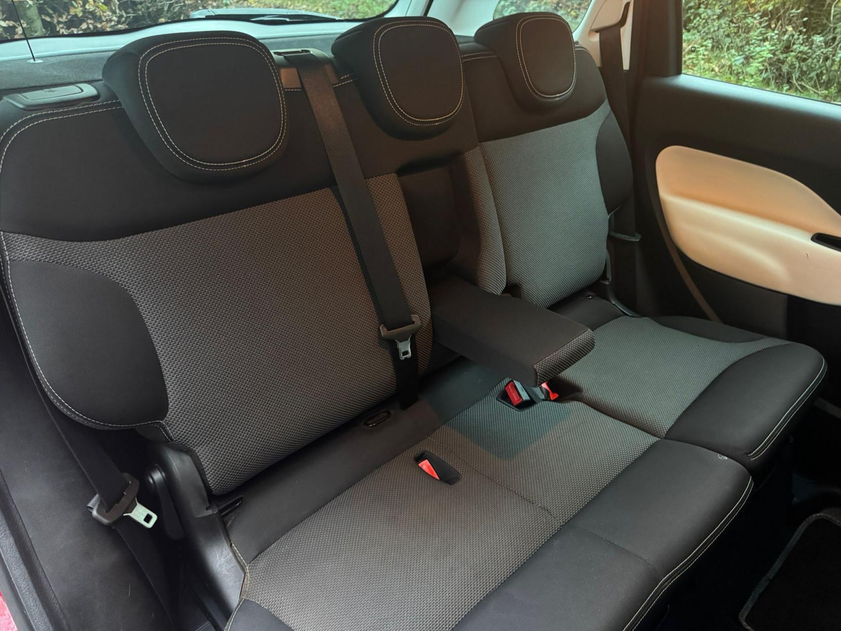 Fiat 500L 1.3 MultiJet Trekking MPV 5dr Diesel Manual Euro 5 (s/s) (85 bhp)