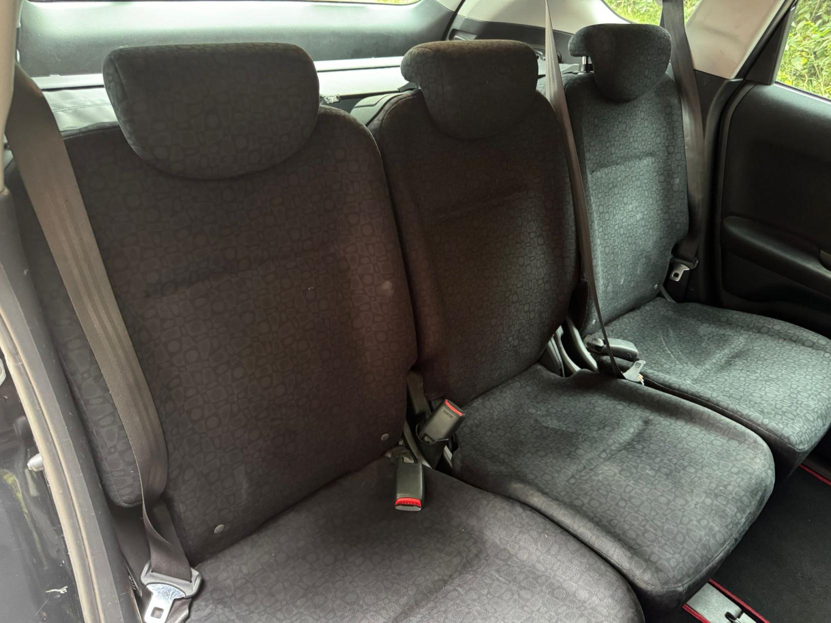 Honda FR-V 2.0 i-VTEC Sport MPV 5dr Petrol Manual (199 g/km, 148 bhp)