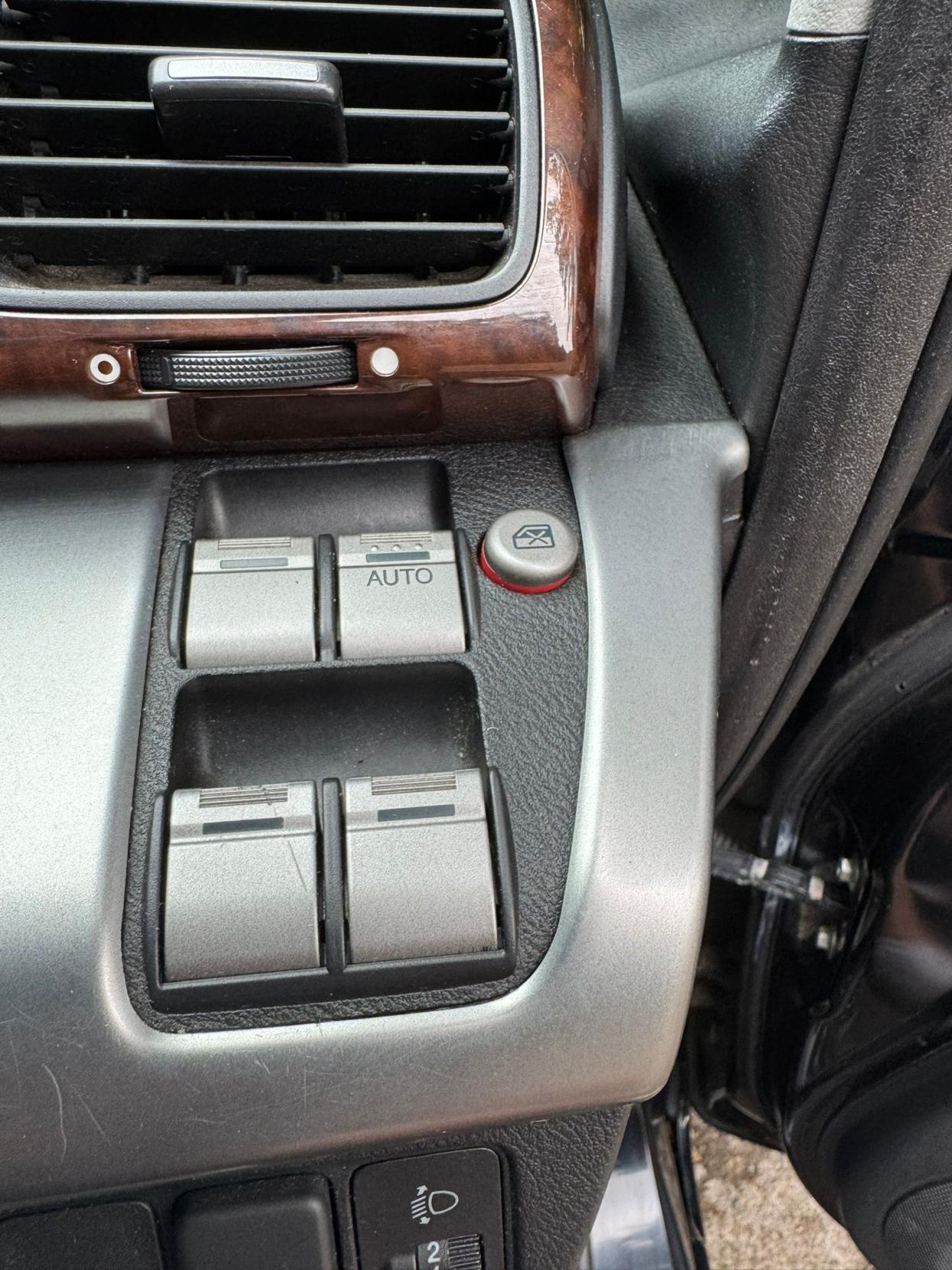 Honda FR-V 2.0 i-VTEC Sport MPV 5dr Petrol Manual (199 g/km, 148 bhp)