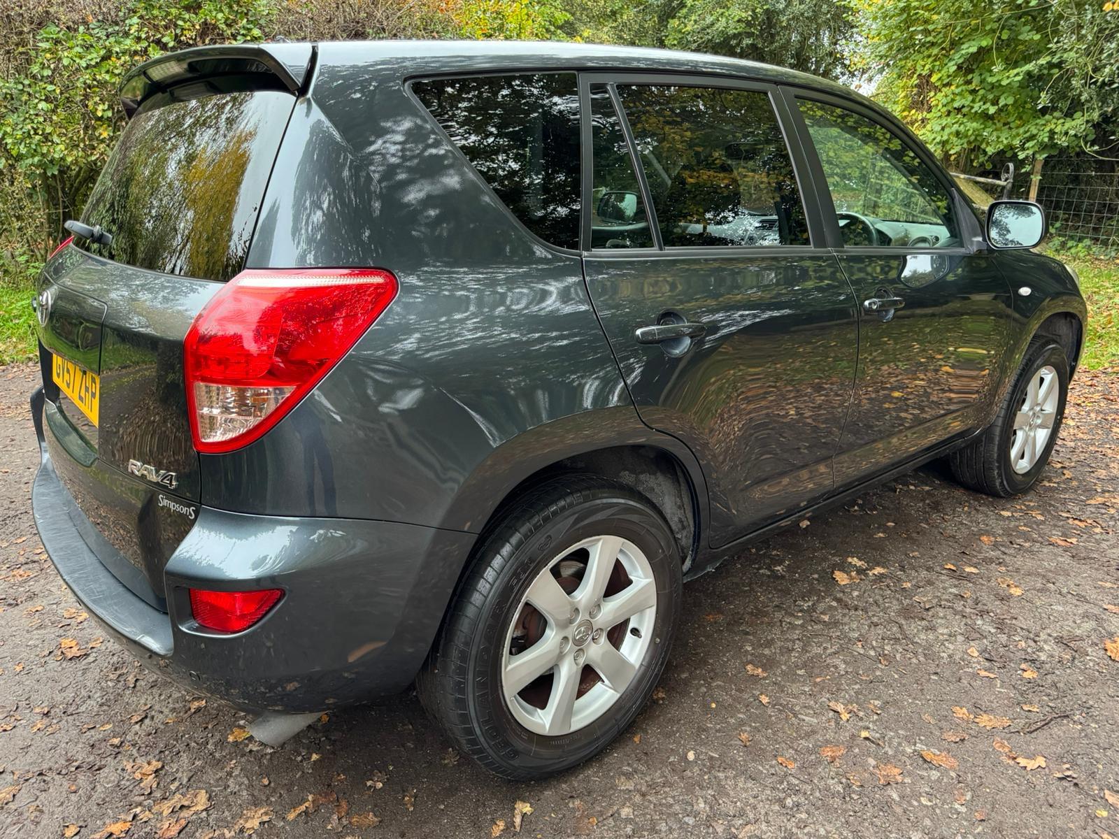 Toyota RAV4 2.0 XT-R SUV 5dr Petrol Automatic 4WD (212 g/km, 150 bhp)