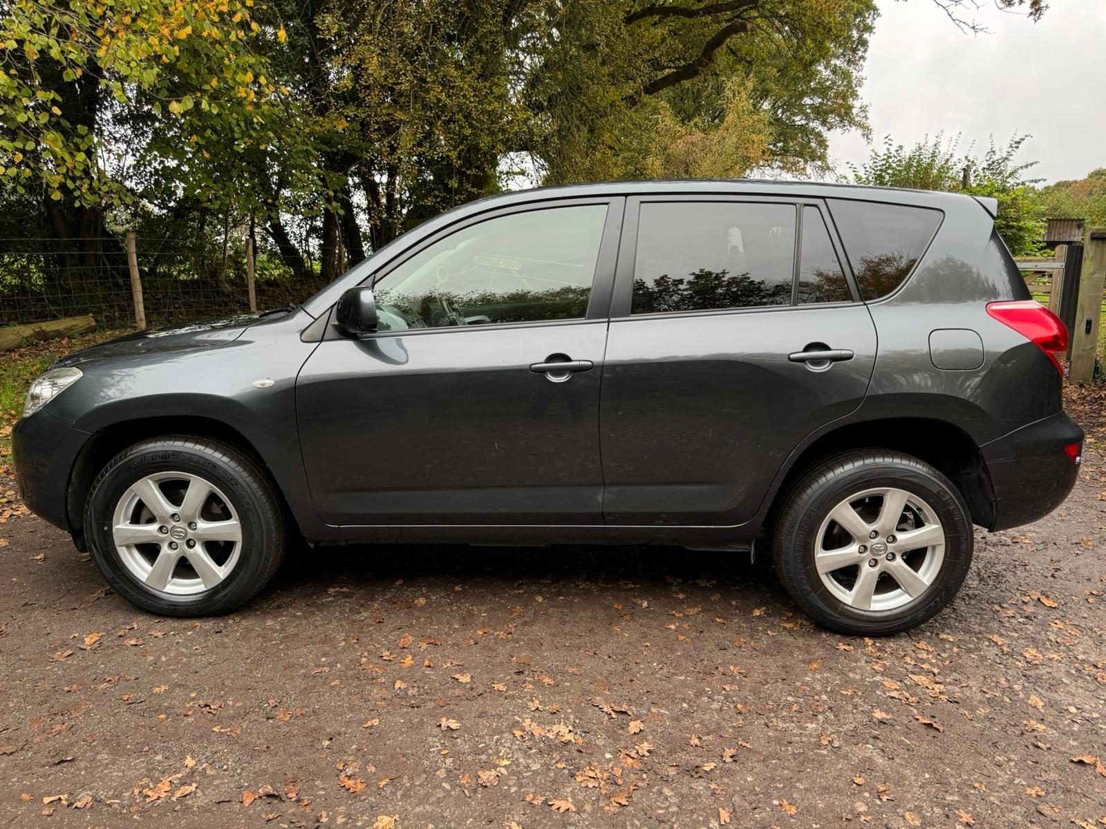 Toyota RAV4 2.0 XT-R SUV 5dr Petrol Automatic 4WD (212 g/km, 150 bhp)