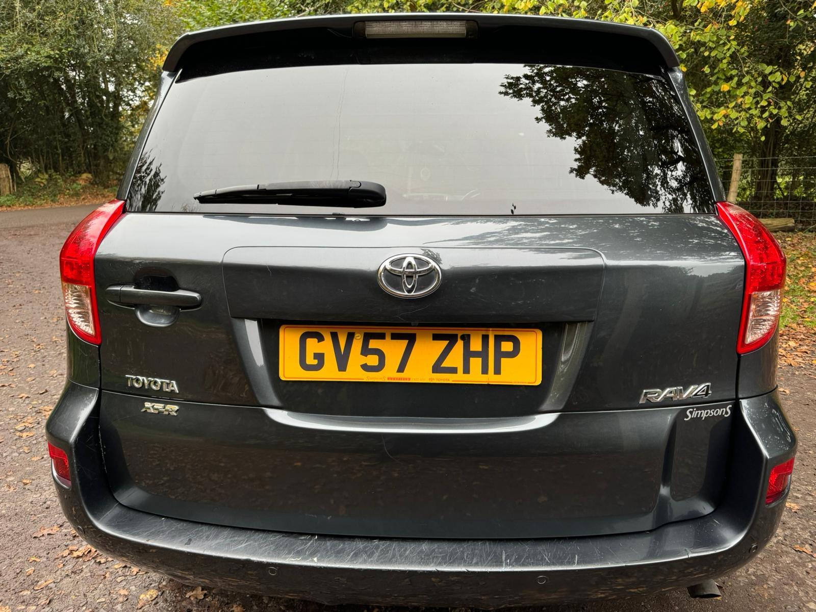 Toyota RAV4 2.0 XT-R SUV 5dr Petrol Automatic 4WD (212 g/km, 150 bhp)