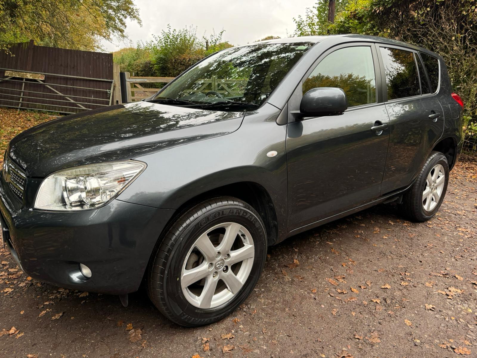 Toyota RAV4 2.0 XT-R SUV 5dr Petrol Automatic 4WD (212 g/km, 150 bhp)