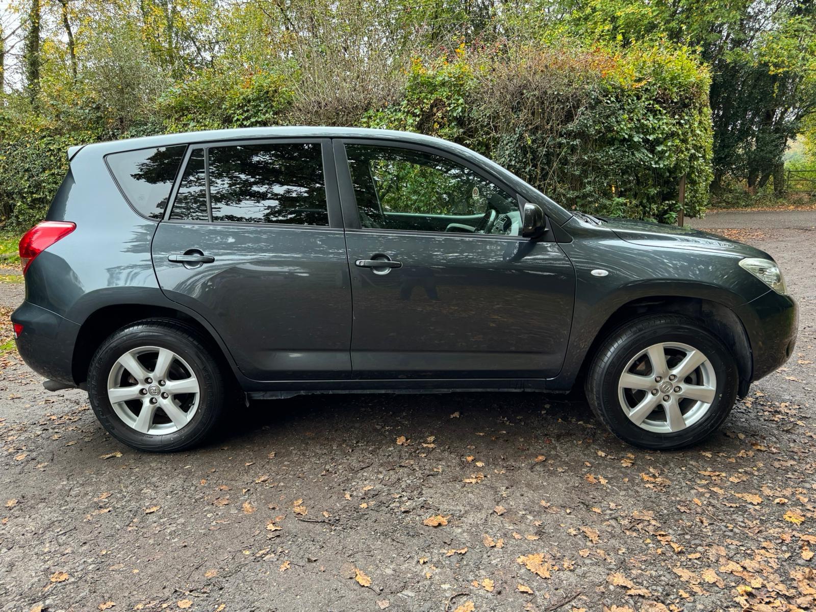 Toyota RAV4 2.0 XT-R SUV 5dr Petrol Automatic 4WD (212 g/km, 150 bhp)