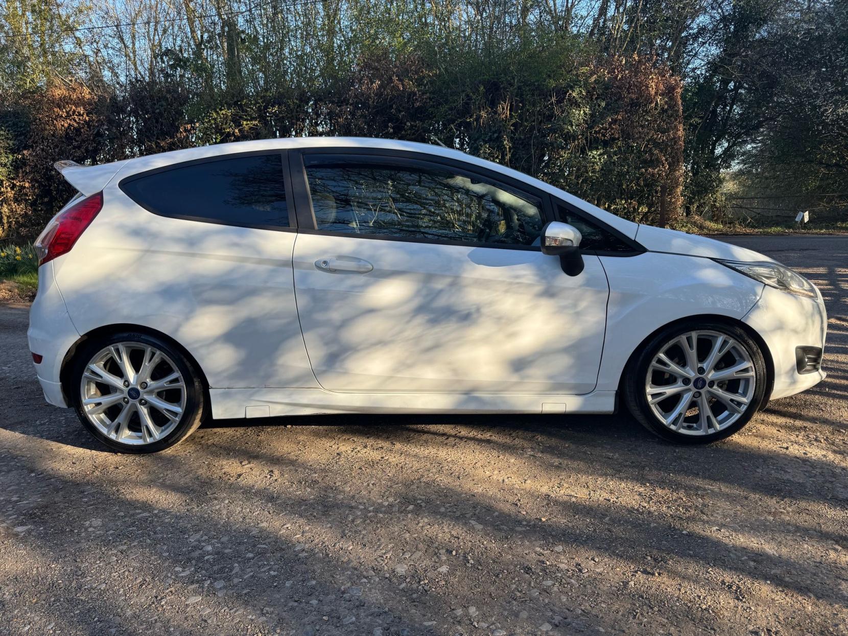Ford Fiesta 1.0T EcoBoost Zetec S Hatchback 3dr Petrol Manual Euro 6 (s/s) (125 ps)