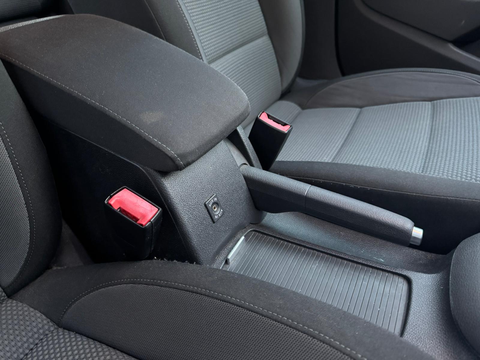 Volkswagen Golf 2.0 TDI SE Hatchback 5dr Diesel DSG Euro 5 (140 ps)