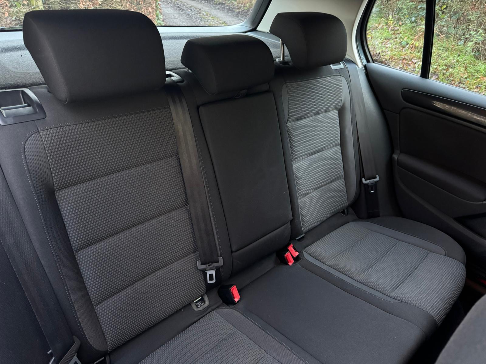 Volkswagen Golf 2.0 TDI SE Hatchback 5dr Diesel DSG Euro 5 (140 ps)