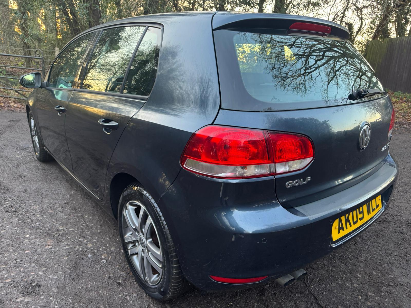 Volkswagen Golf 2.0 TDI SE Hatchback 5dr Diesel DSG Euro 5 (140 ps)