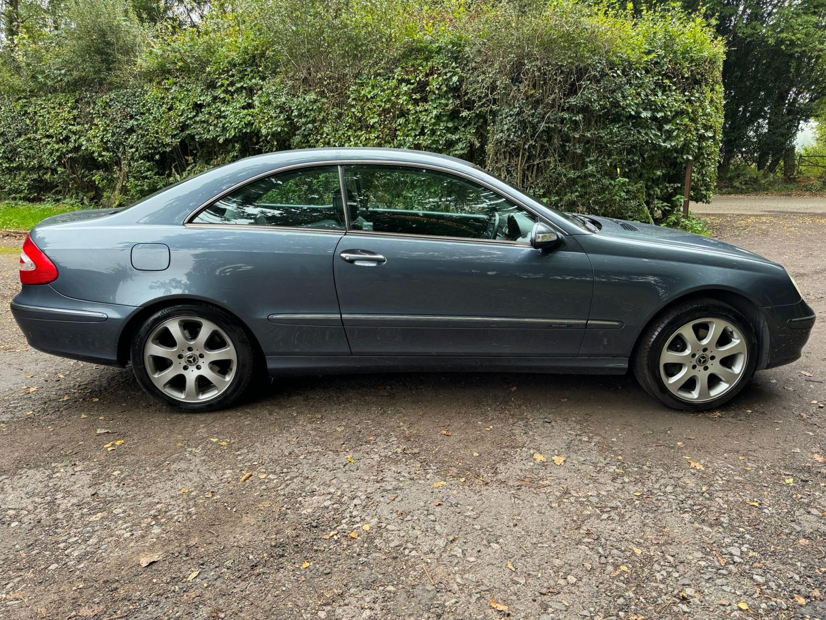 Mercedes-Benz CLK 2.6 CLK240 Elegance Coupe 2dr Petrol Automatic (250 g/km, 170 bhp)