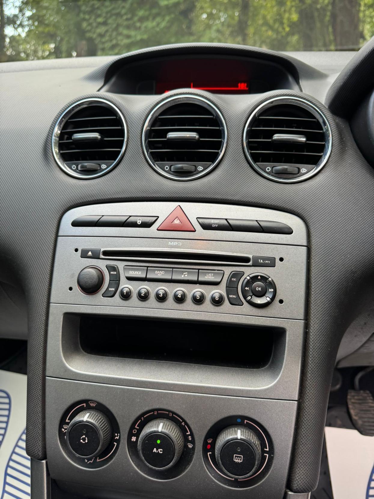 Peugeot 308 1.6 HDi FAP Sport Hatchback 5dr Diesel Manual (134 g/km, 110 bhp)