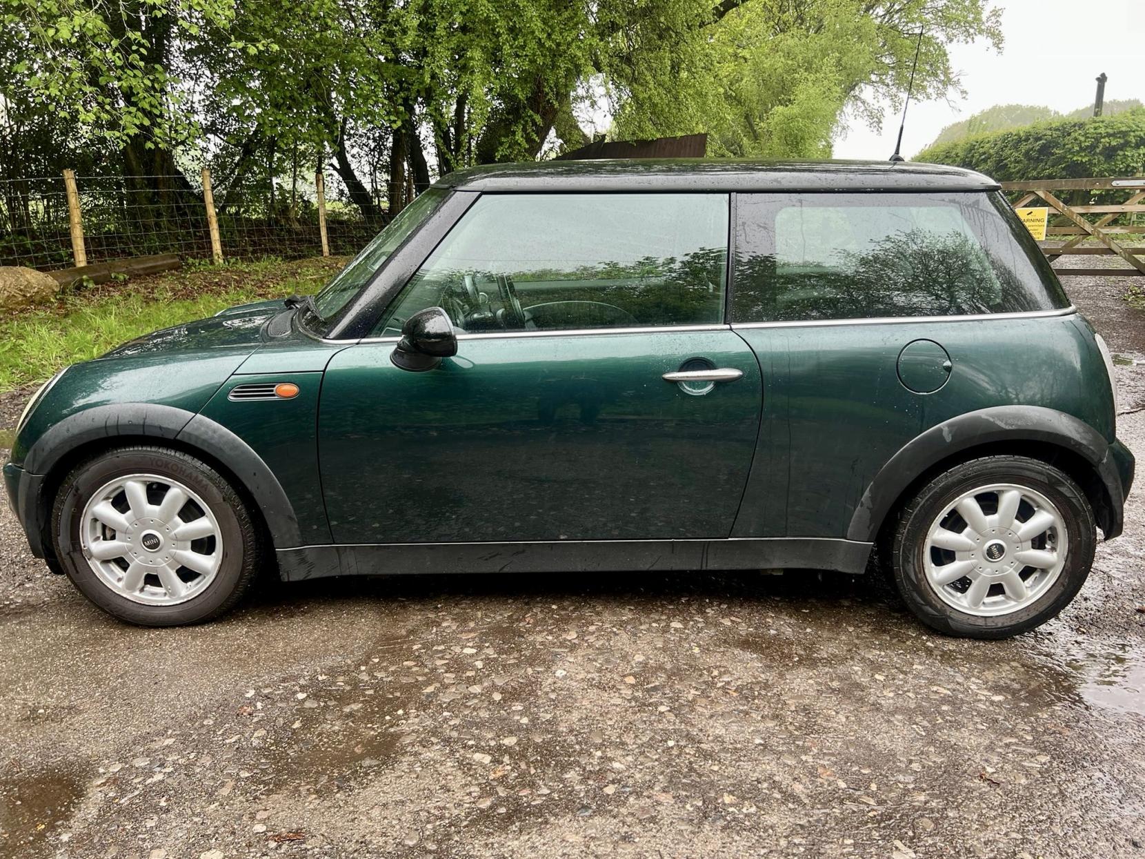 MINI Hatch 1.6 Cooper Hatchback 3dr Petrol Manual Euro 3 (115 ps)