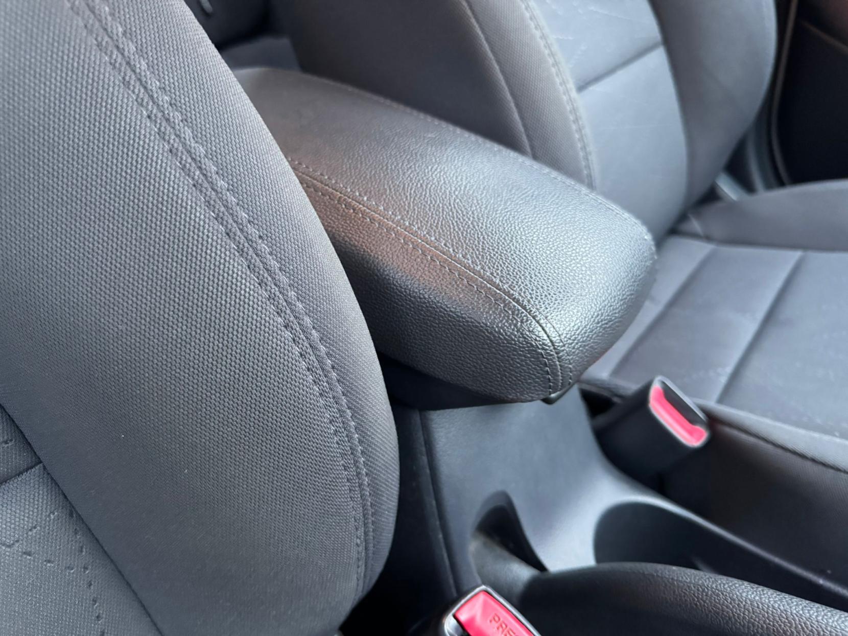 Kia Rio 1.1 CRDi EcoDynamics 2 Hatchback 5dr Diesel Manual Euro 5 (s/s) (74 bhp)