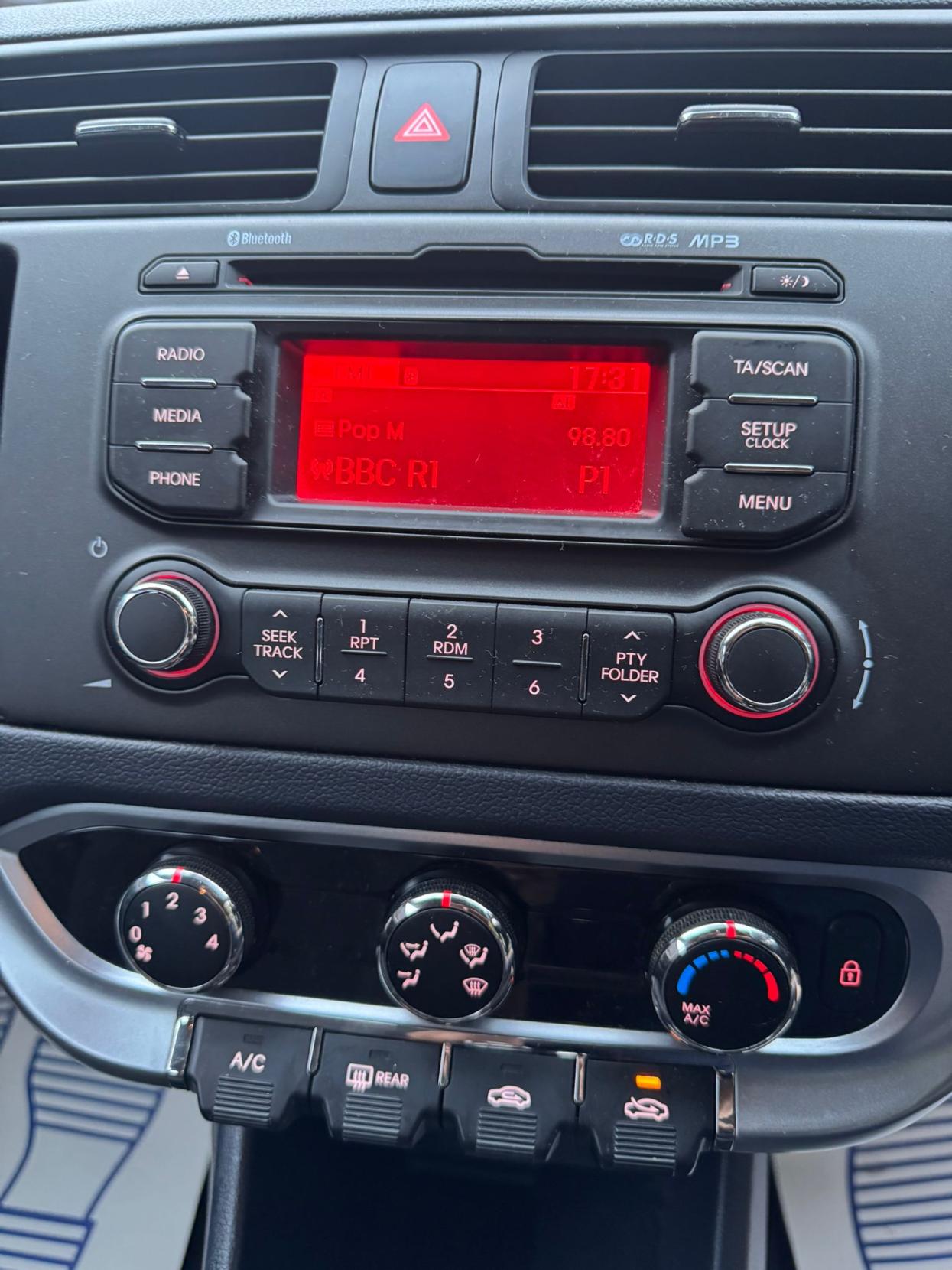 Kia Rio 1.1 CRDi EcoDynamics 2 Hatchback 5dr Diesel Manual Euro 5 (s/s) (74 bhp)