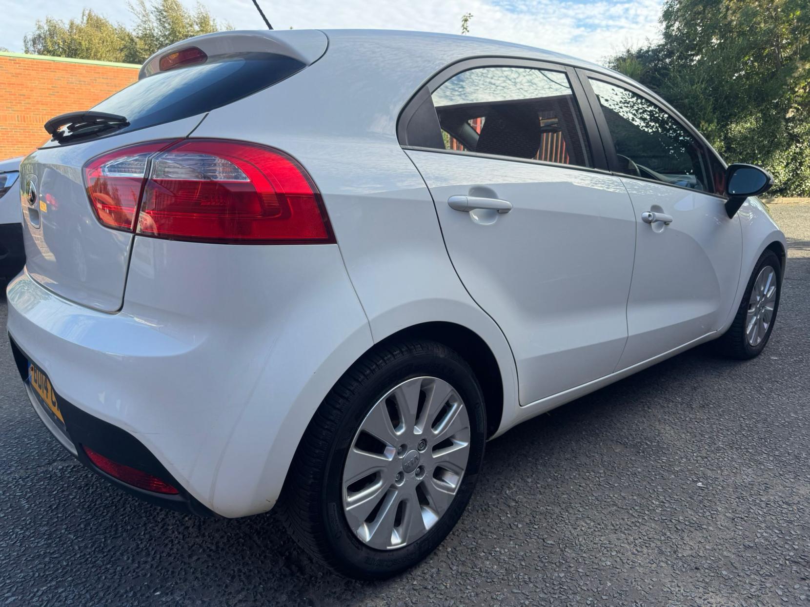 Kia Rio 1.1 CRDi EcoDynamics 2 Hatchback 5dr Diesel Manual Euro 5 (s/s) (74 bhp)