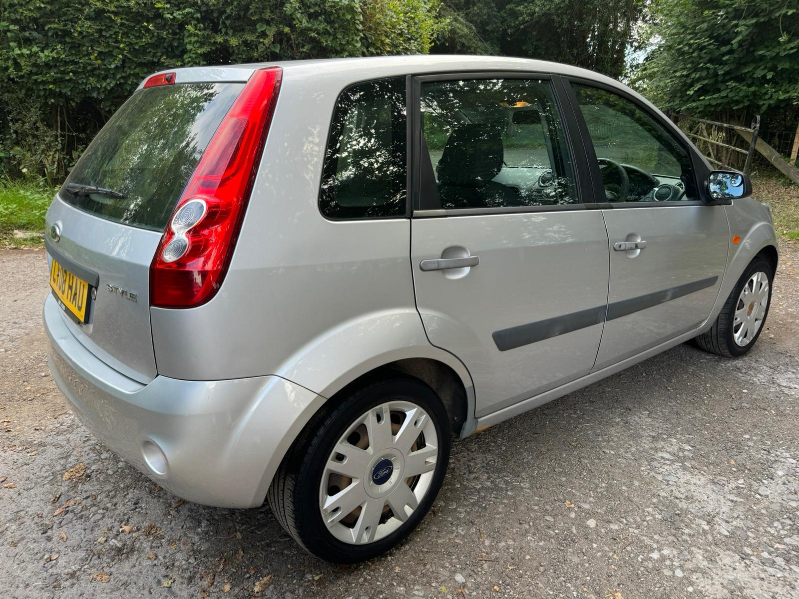 Ford Fiesta 1.6 Style Climate Hatchback 5dr Petrol Automatic (176 g/km, 99 bhp)