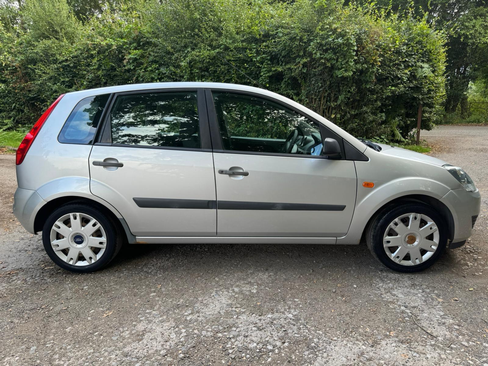 Ford Fiesta 1.6 Style Climate Hatchback 5dr Petrol Automatic (176 g/km, 99 bhp)