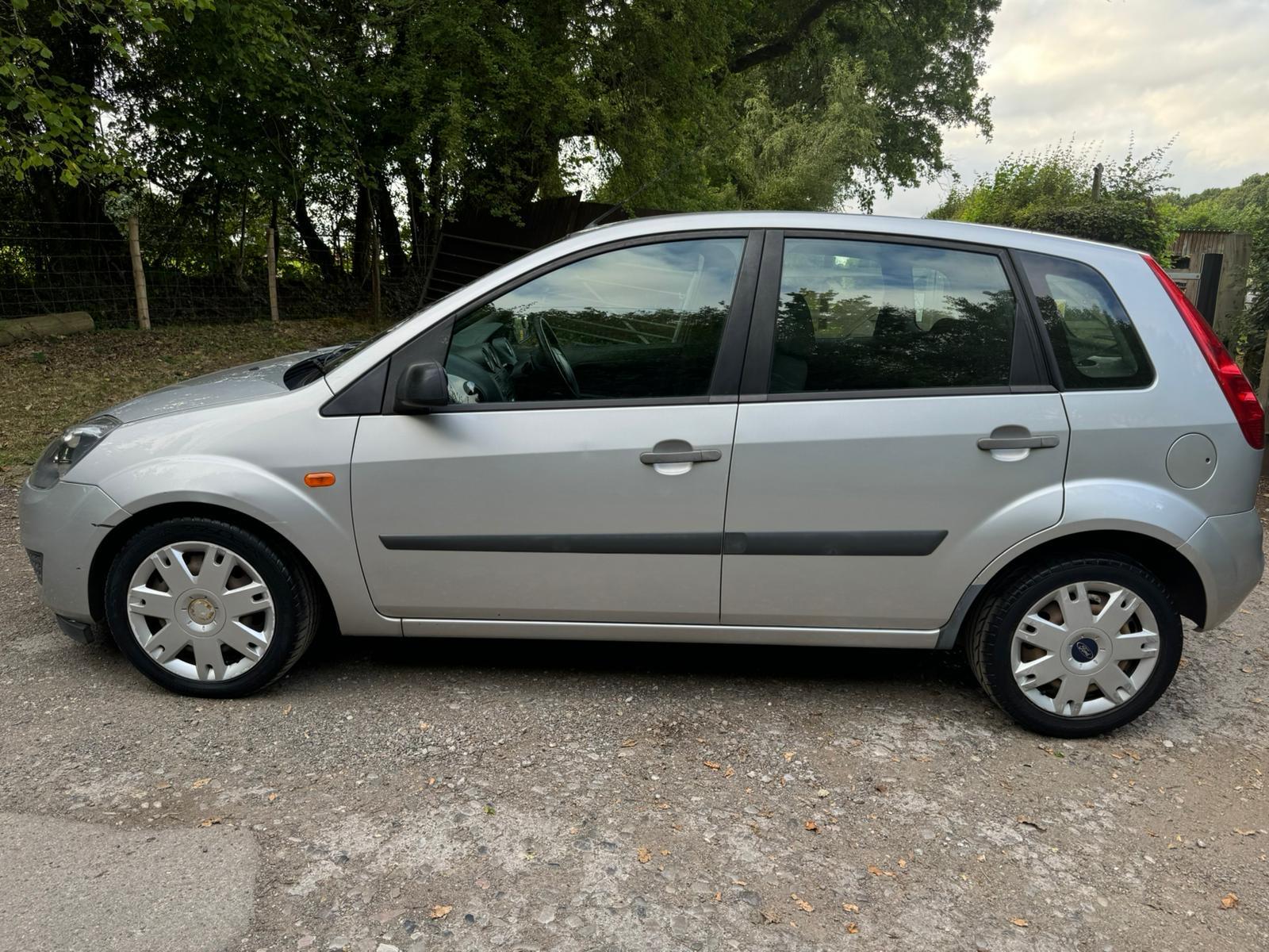 Ford Fiesta 1.6 Style Climate Hatchback 5dr Petrol Automatic (176 g/km, 99 bhp)