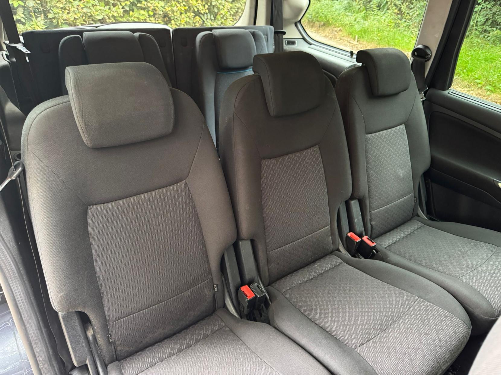 Ford Galaxy 2.0 TDCi Ghia MPV 5dr Diesel Automatic (196 g/km, 138 bhp)