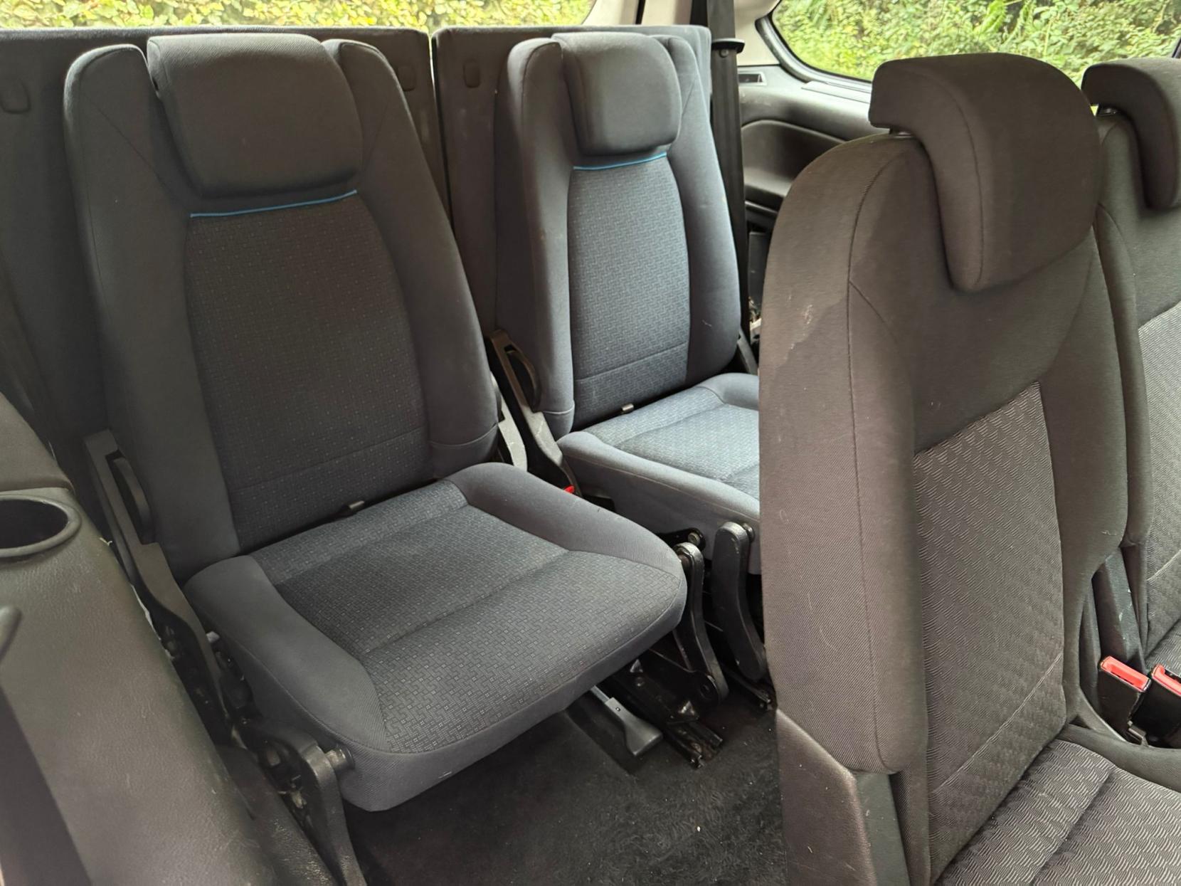 Ford Galaxy 2.0 TDCi Ghia MPV 5dr Diesel Automatic (196 g/km, 138 bhp)