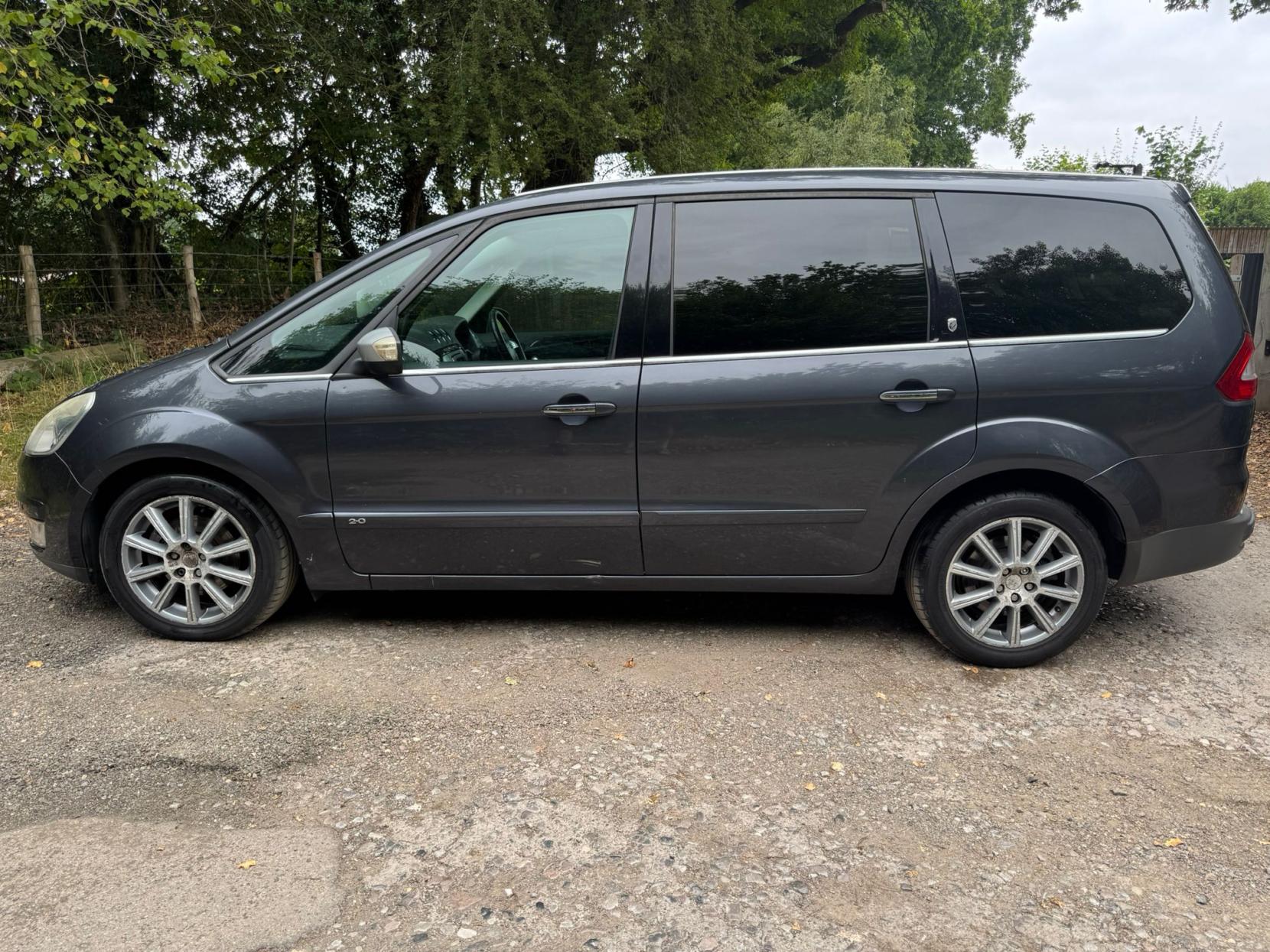 Ford Galaxy 2.0 TDCi Ghia MPV 5dr Diesel Automatic (196 g/km, 138 bhp)