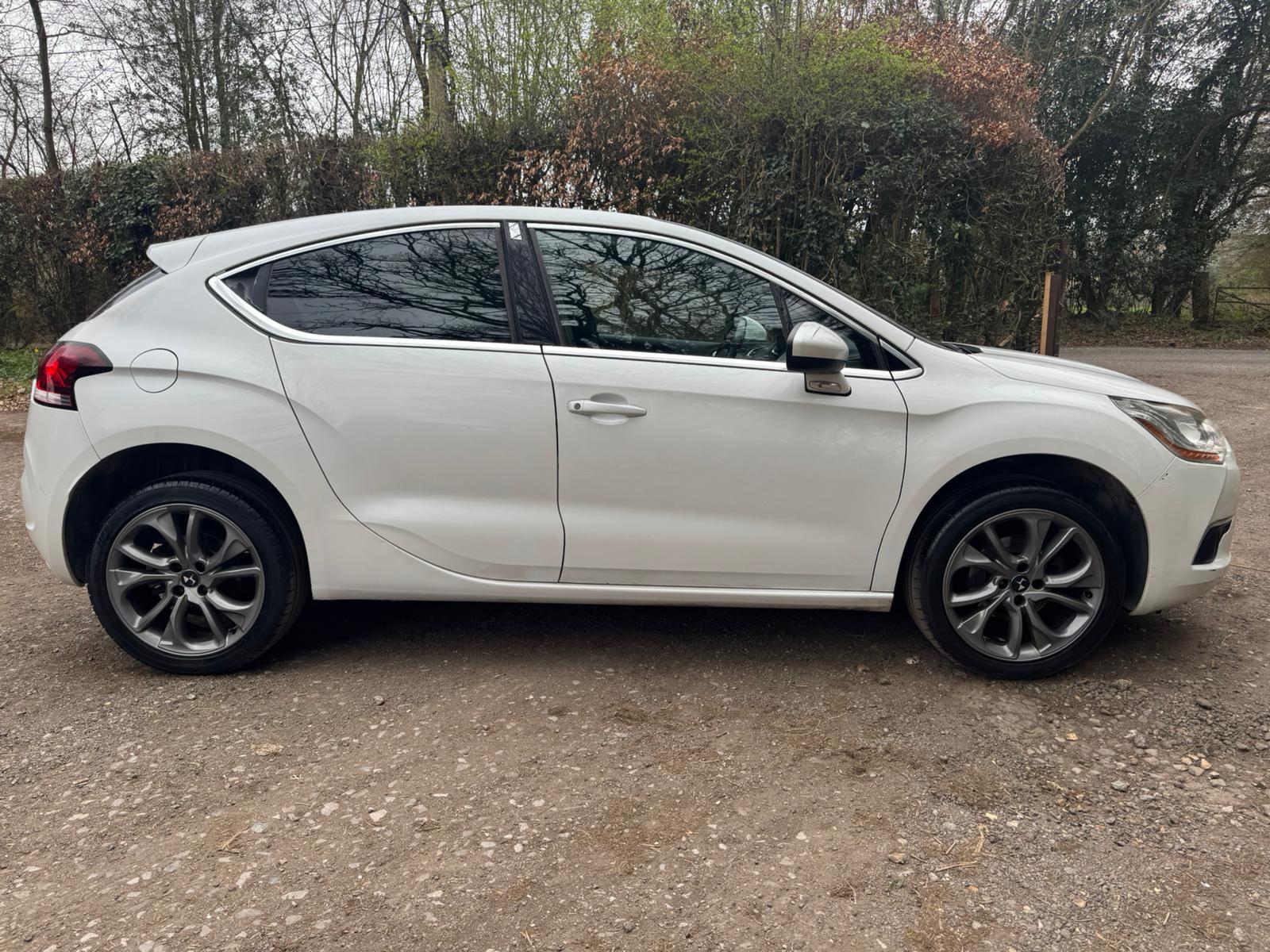 Citroen DS4 1.6 HDi DStyle Hatchback 5dr Diesel Manual Euro 5 (110 ps)