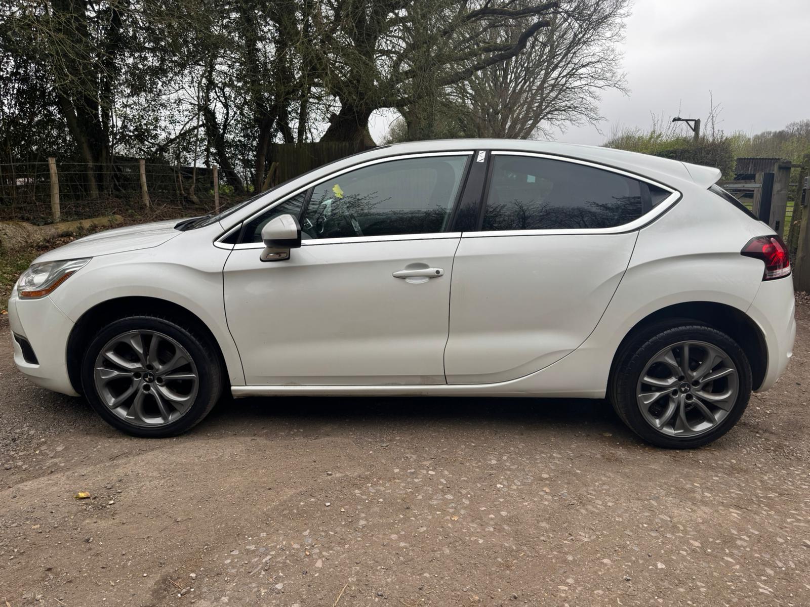 Citroen DS4 1.6 HDi DStyle Hatchback 5dr Diesel Manual Euro 5 (110 ps)
