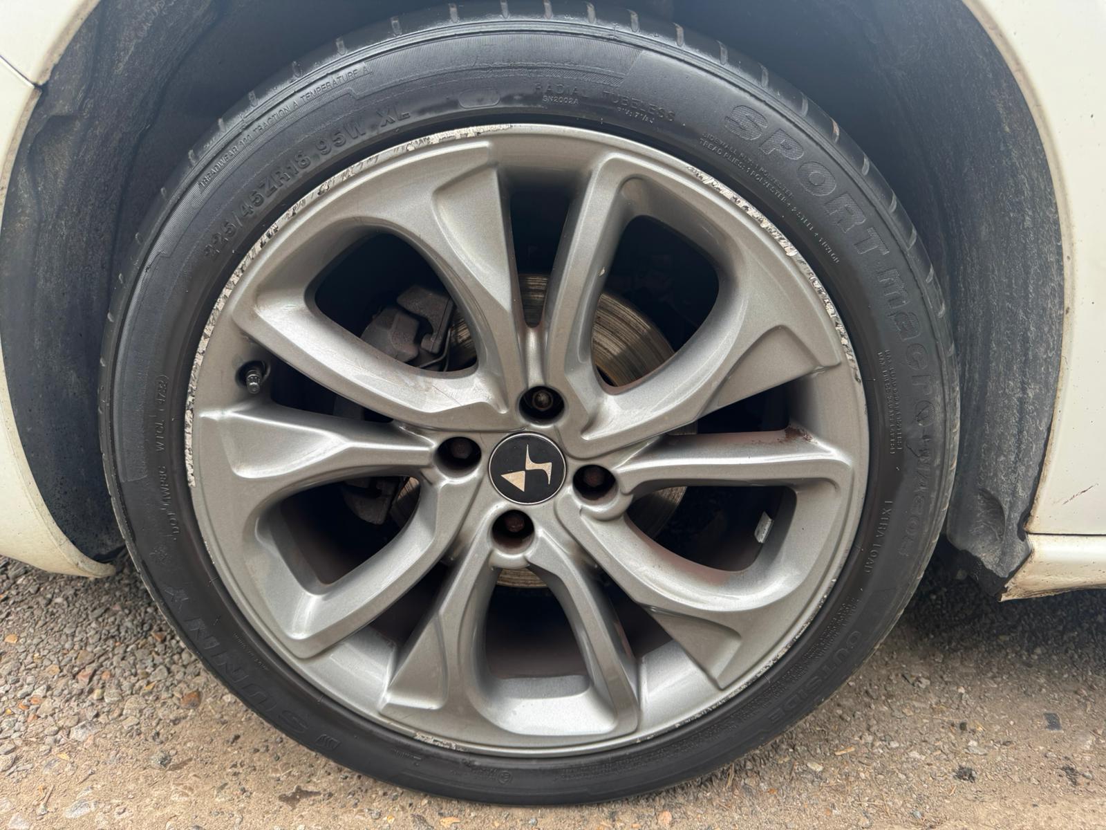 Citroen DS4 1.6 HDi DStyle Hatchback 5dr Diesel Manual Euro 5 (110 ps)