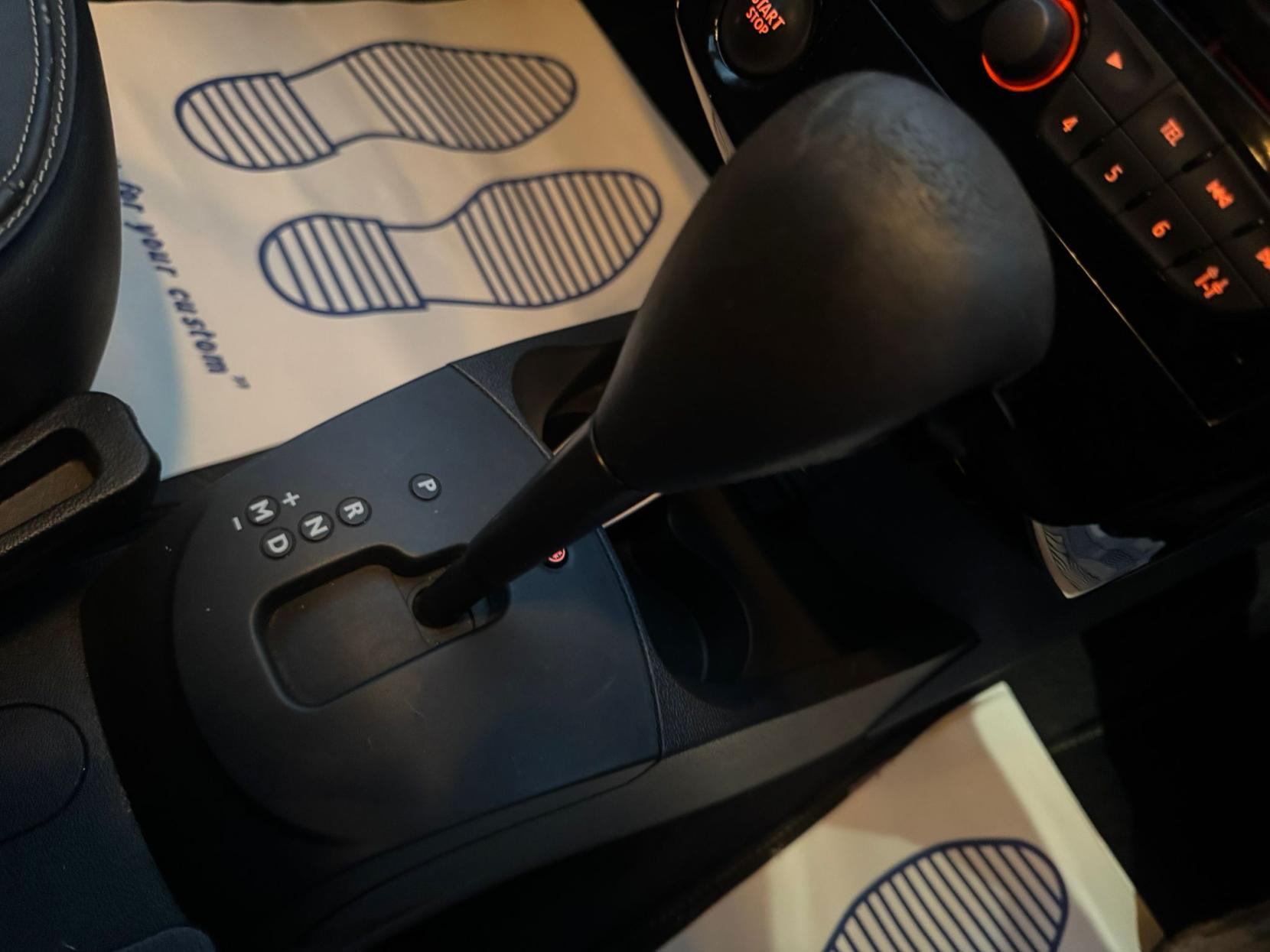 Renault Clio 1.6 VVT Initiale TomTom Hatchback 5dr Petrol Auto Euro 4 (111 ps)